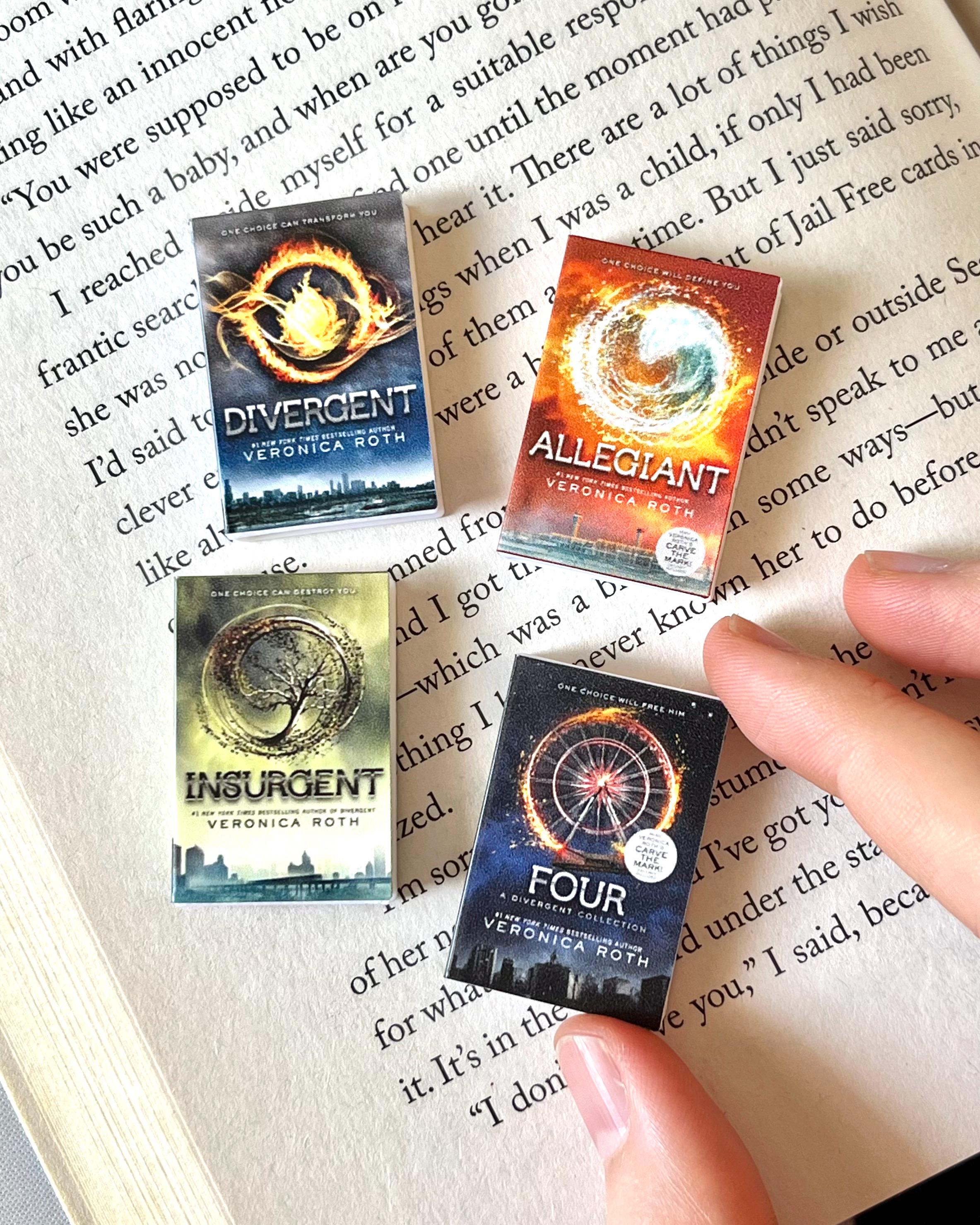 Mini Magnet Divergent Books (set of 4 mini books)