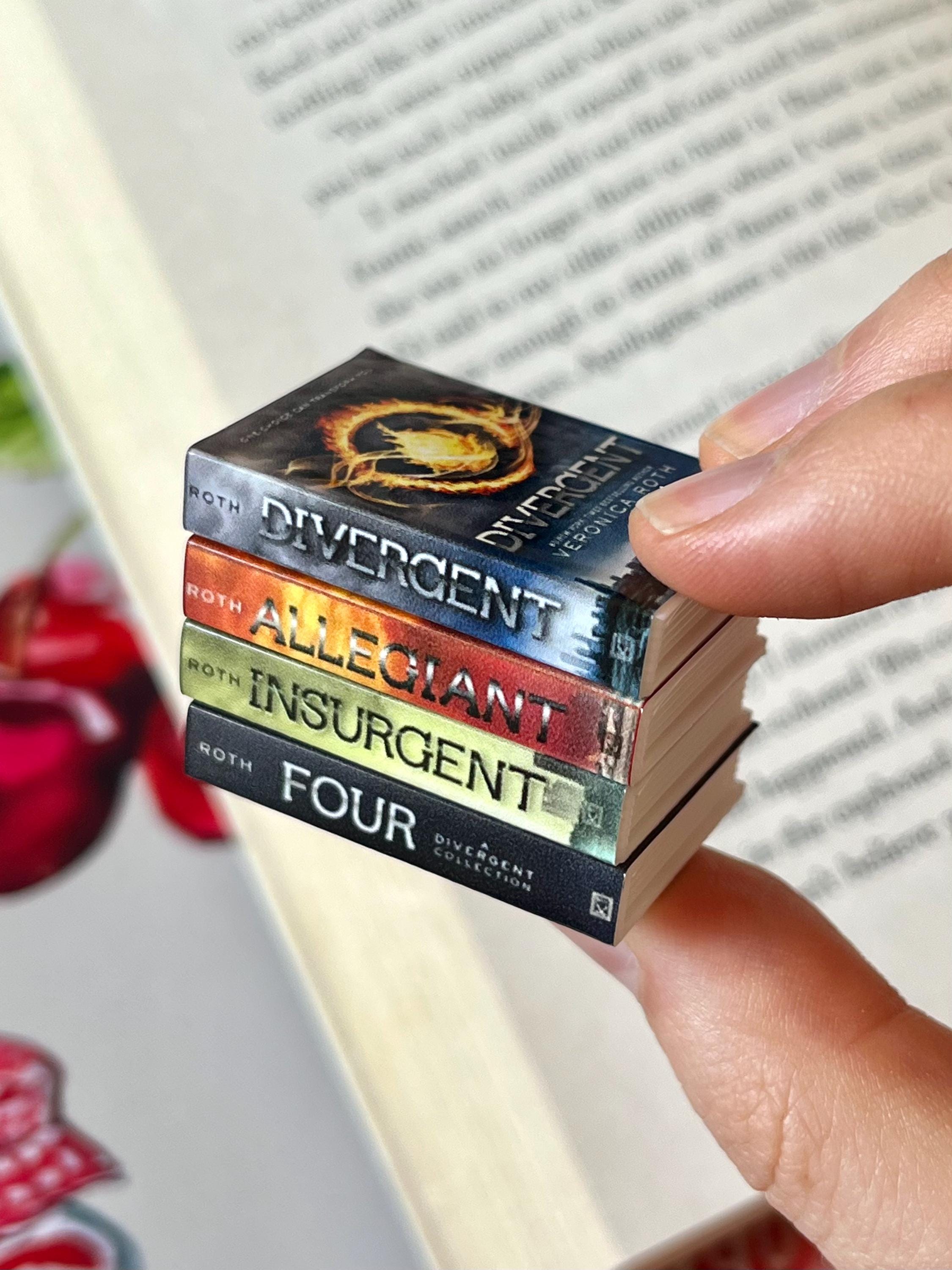 Mini Magnet Divergent Books (set of 4 mini books)