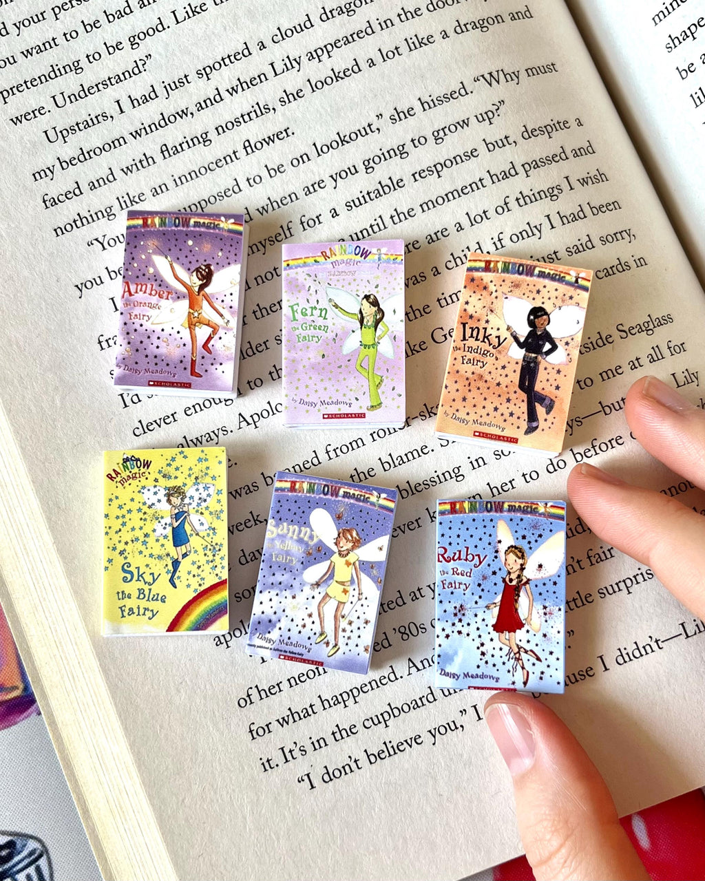 Mini Rainbow Magic Books (set of 6 mini books)