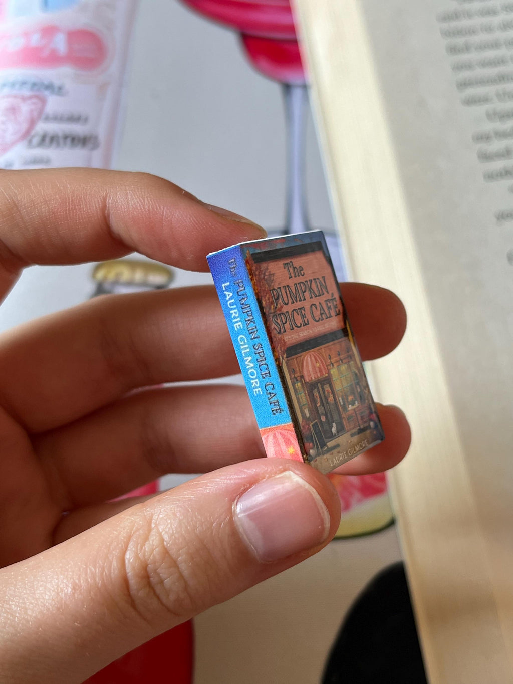Mini Magnet Dream Harbour Books (set of 6 mini books)