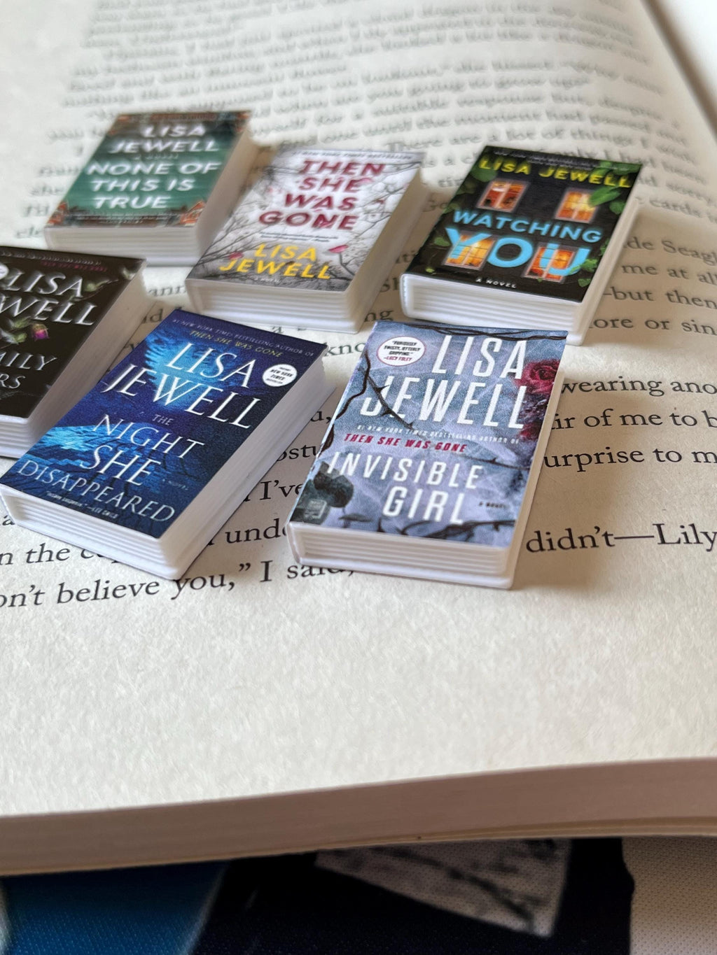 Mini Magnet Lisa Jewel Books (set of 6 mini books)