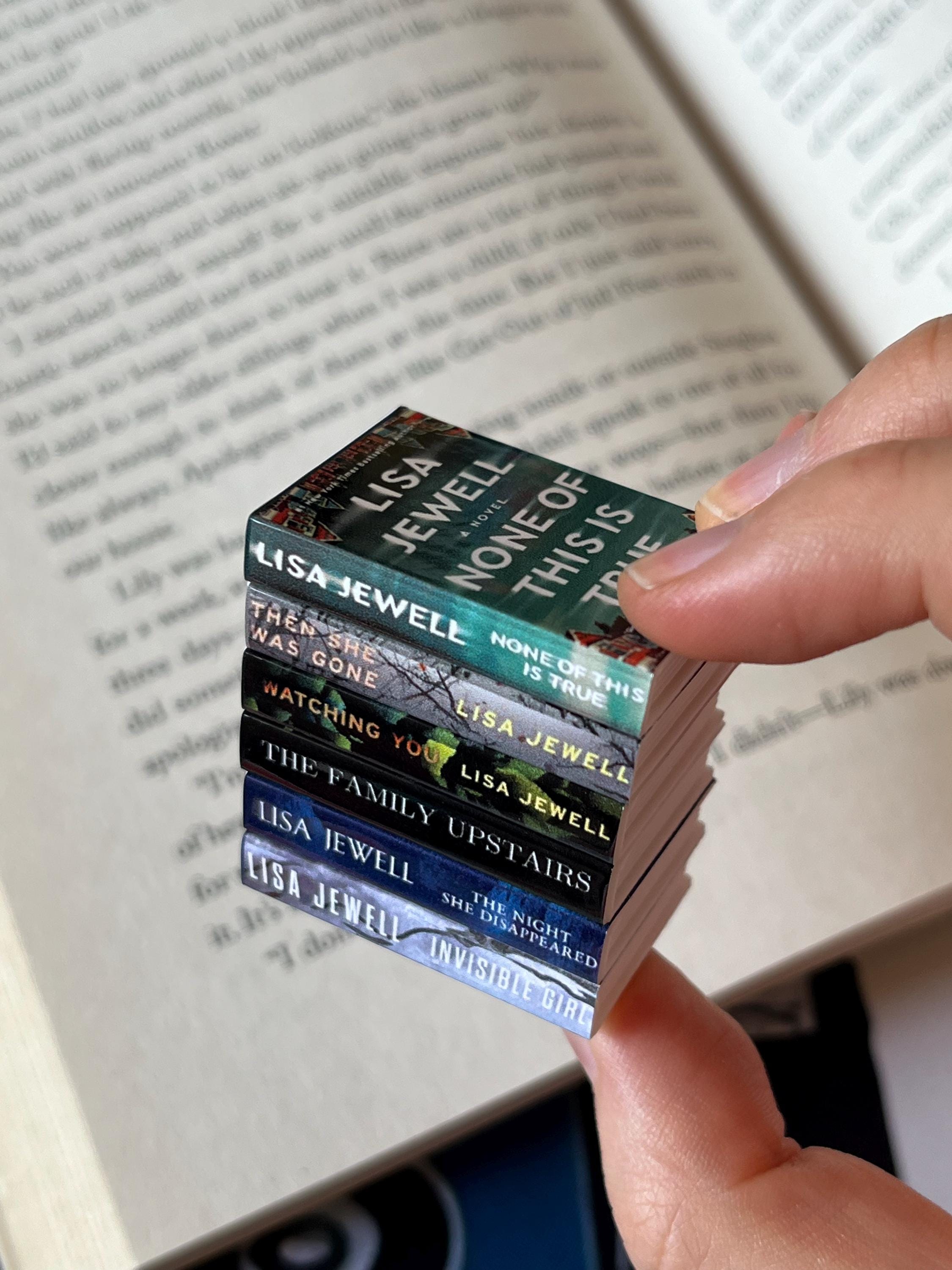 Mini Magnet Lisa Jewel Books (set of 6 mini books)