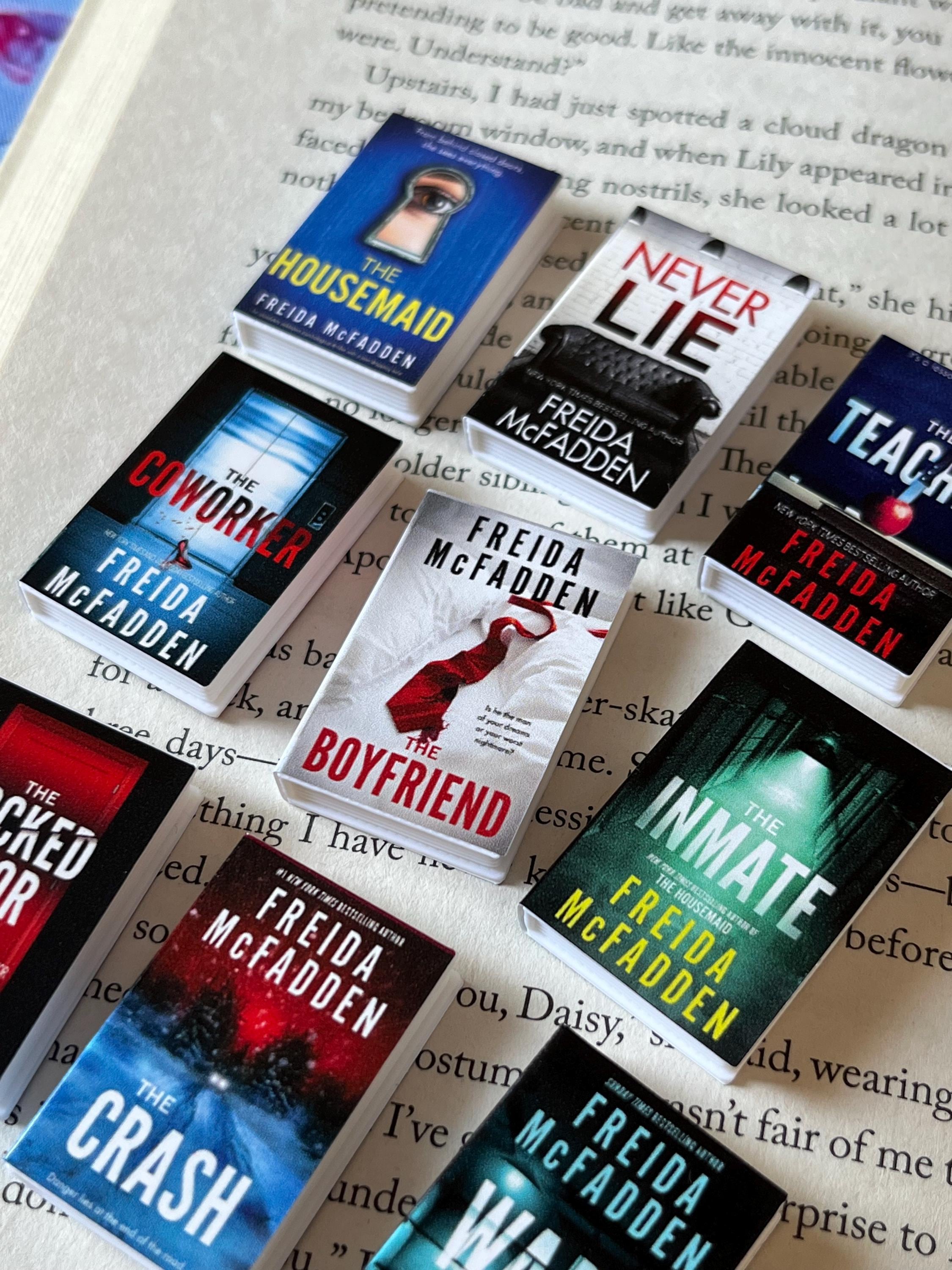 Mini Magnet Freida McFadden Books (set of 9 mini books)