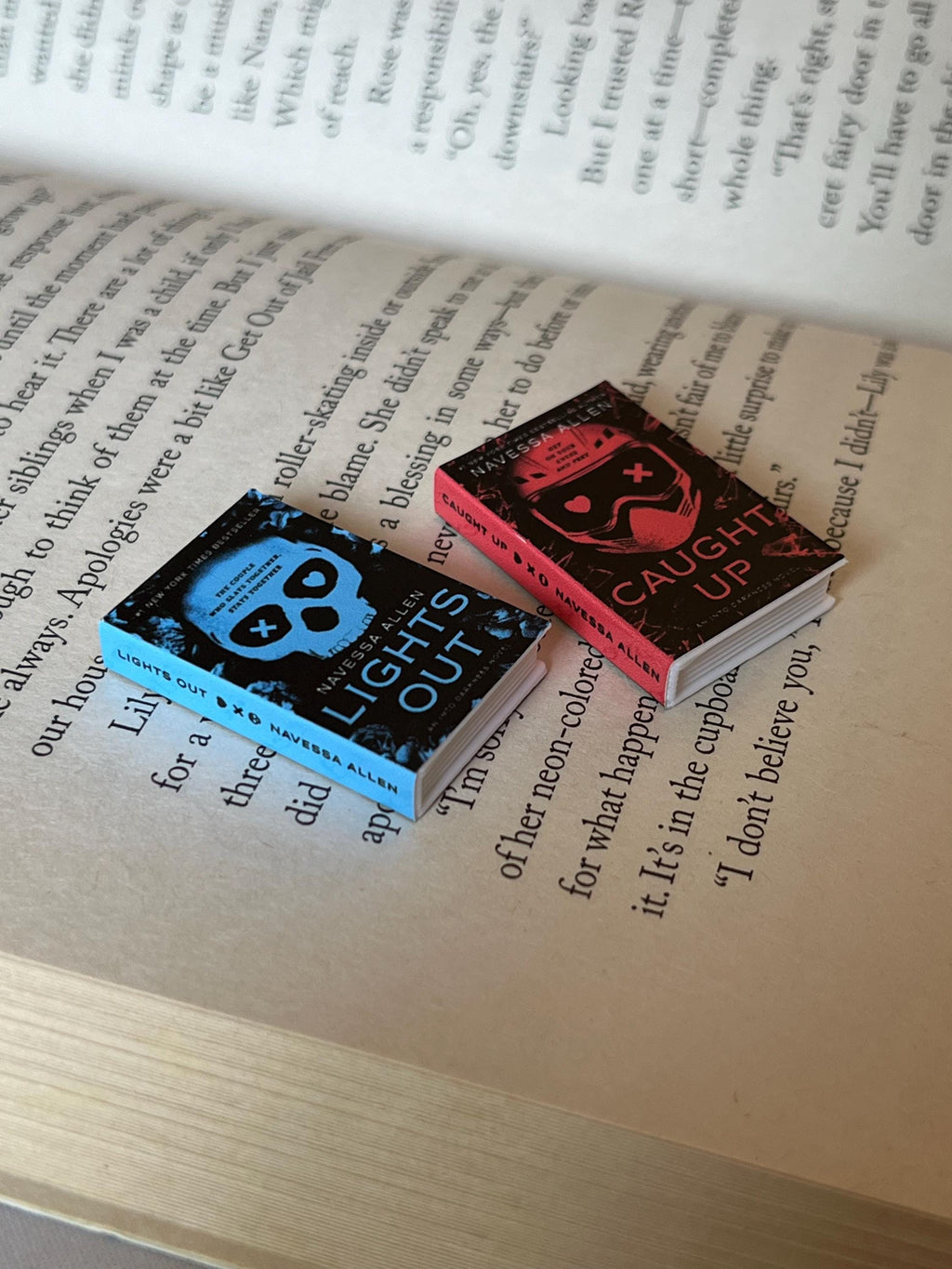 Mini Magnet Lights Out Books (set of 2 mini books)