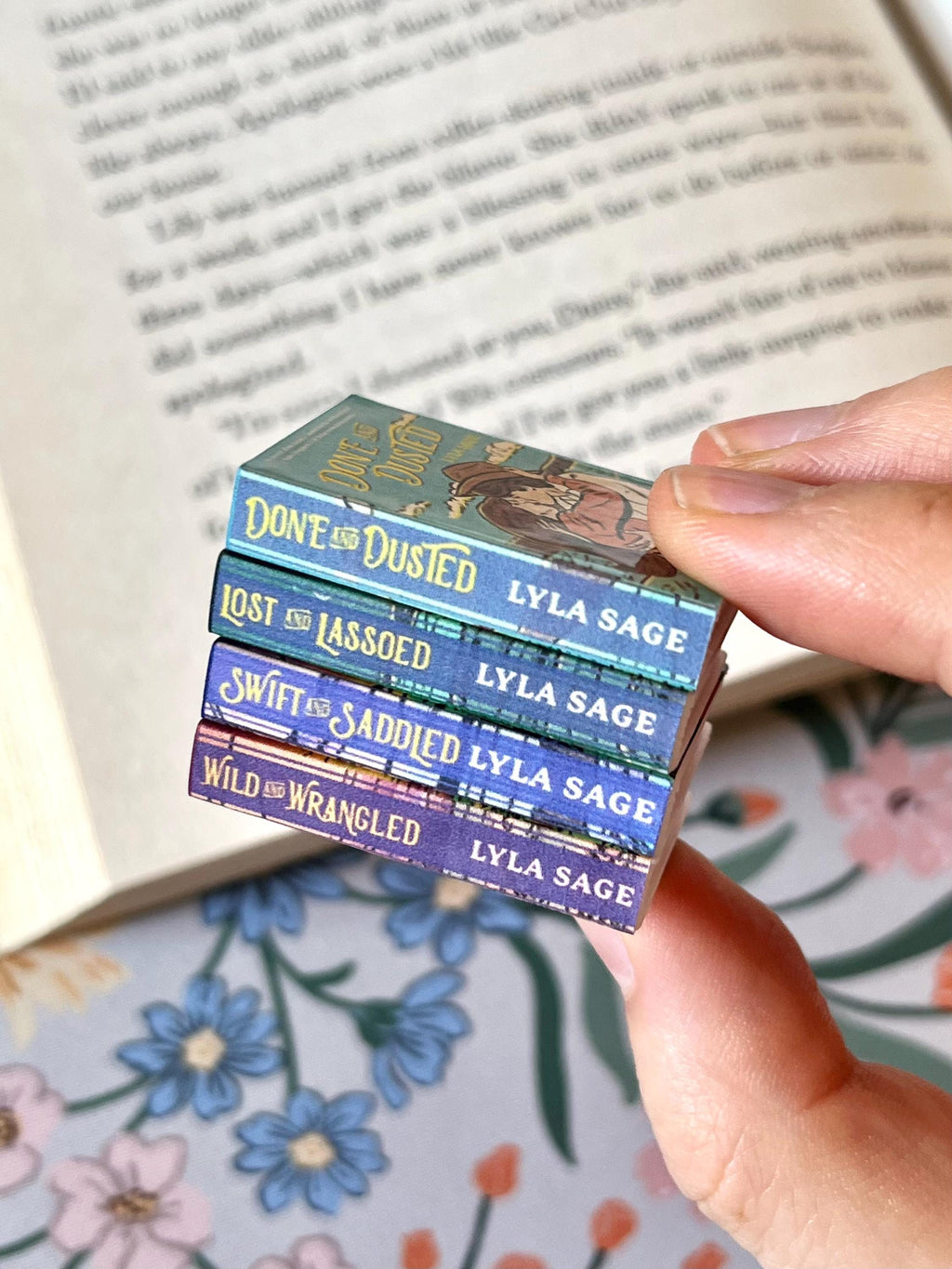 Mini Magnet Done and Dusted Books (set of 4 mini books)