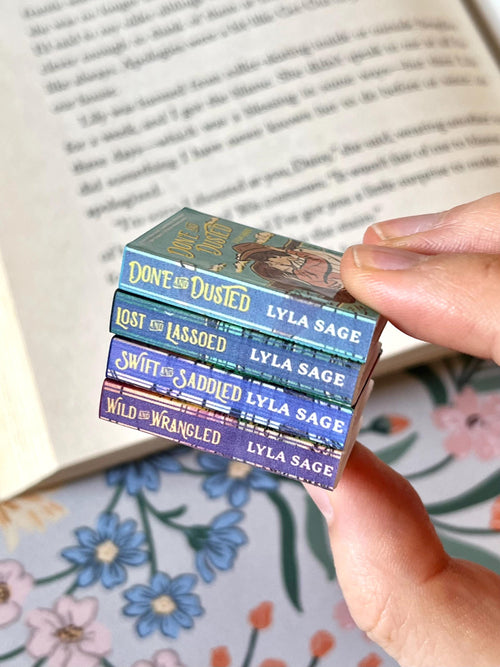 Mini Magnet Done and Dusted Books (set of 4 mini books)