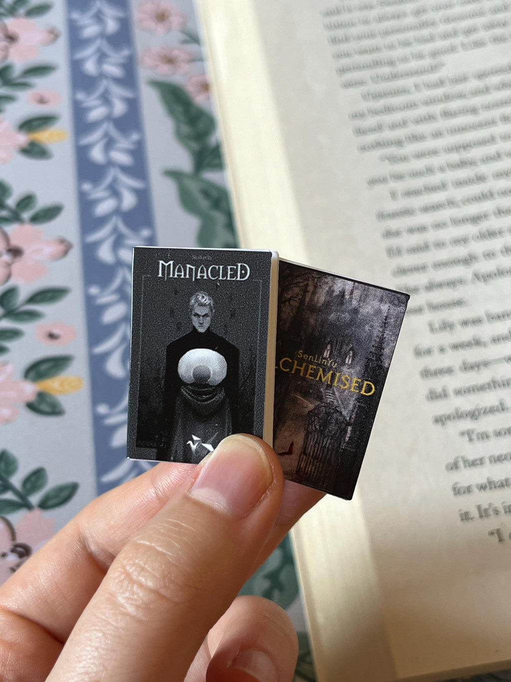 Mini Magnet Senlinyu Books (set of 2 mini books)