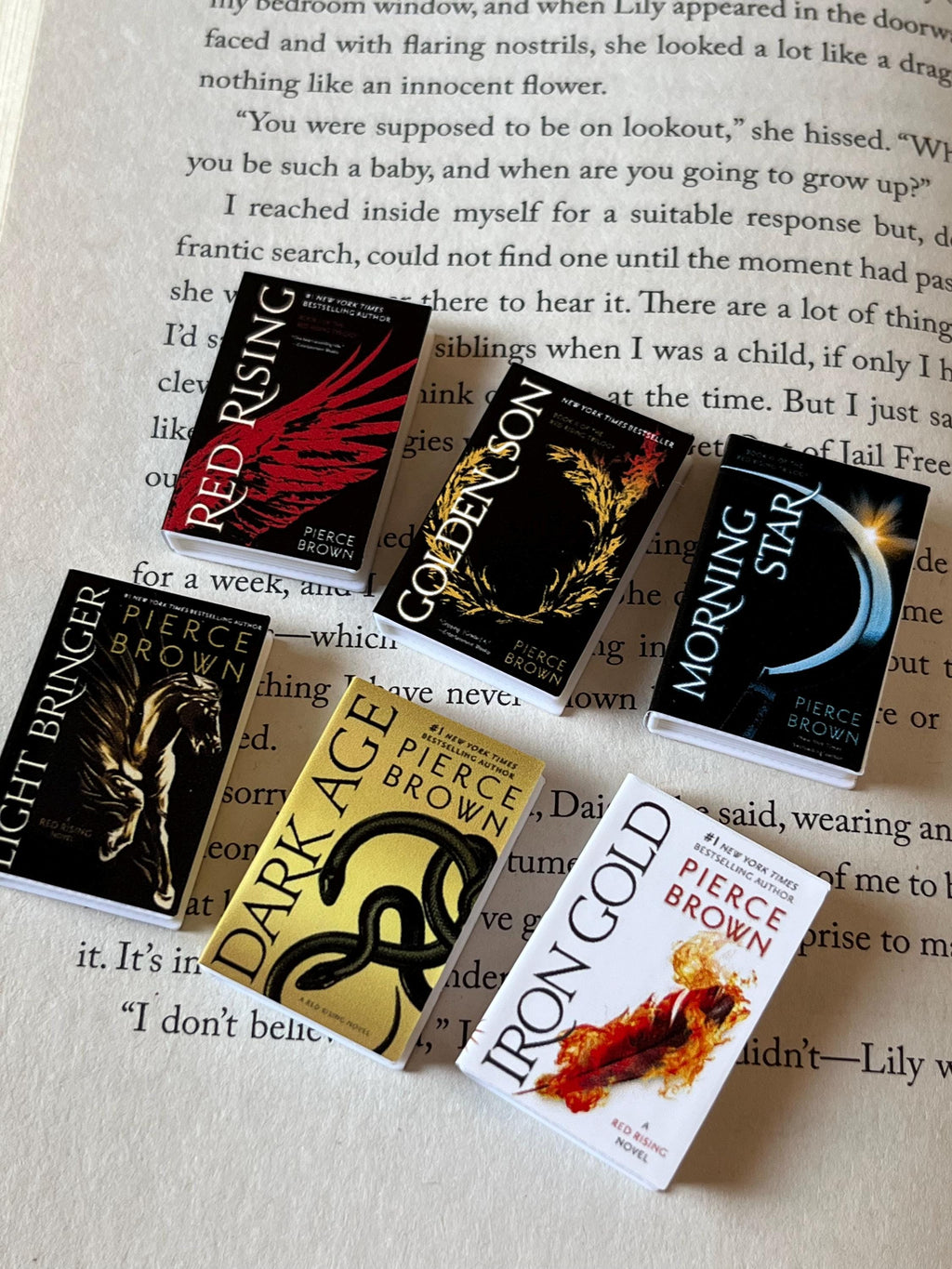 Mini Red Rising Books (set of 6 mini books)