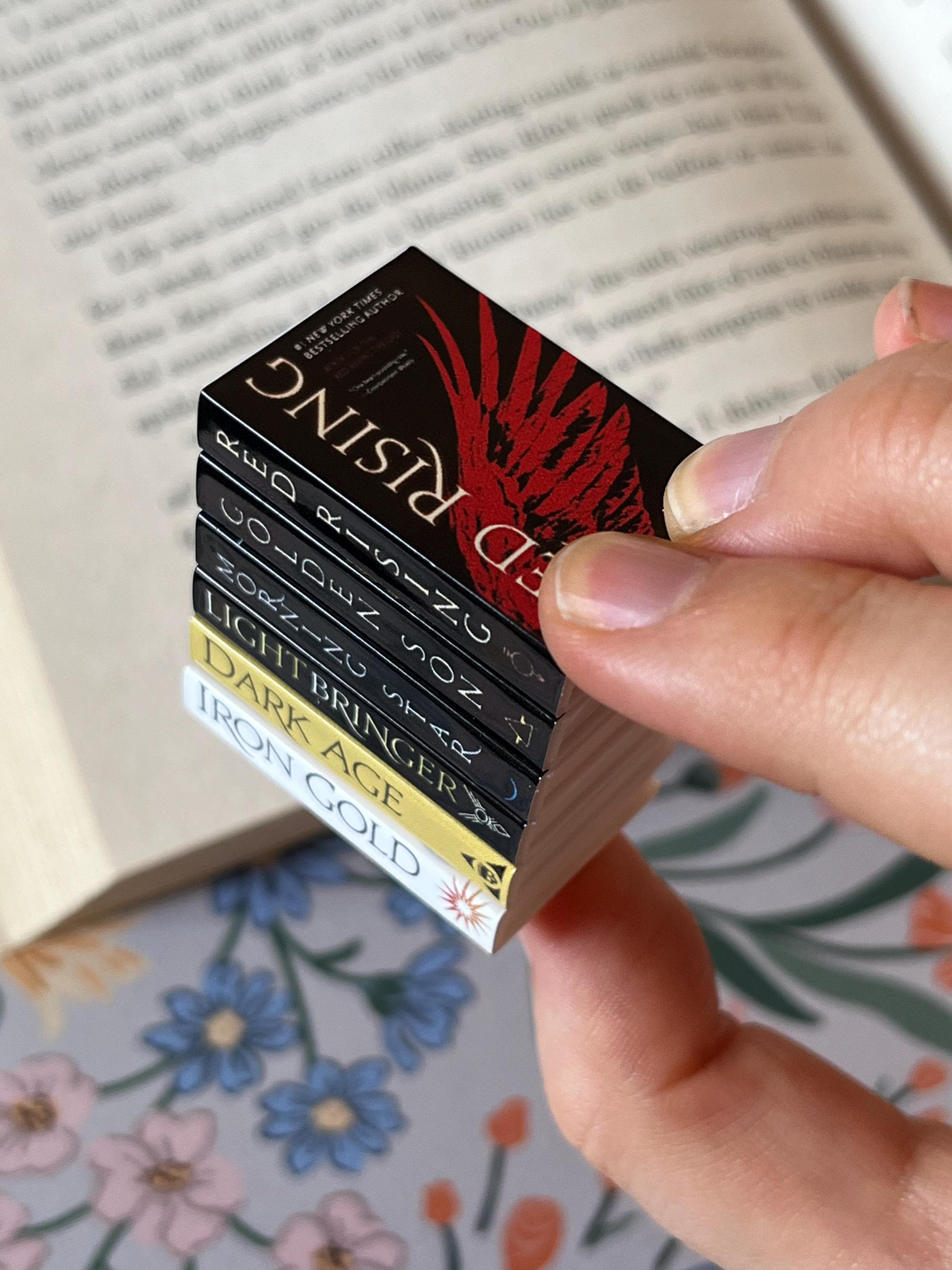 Mini Red Rising Books (set of 6 mini books)