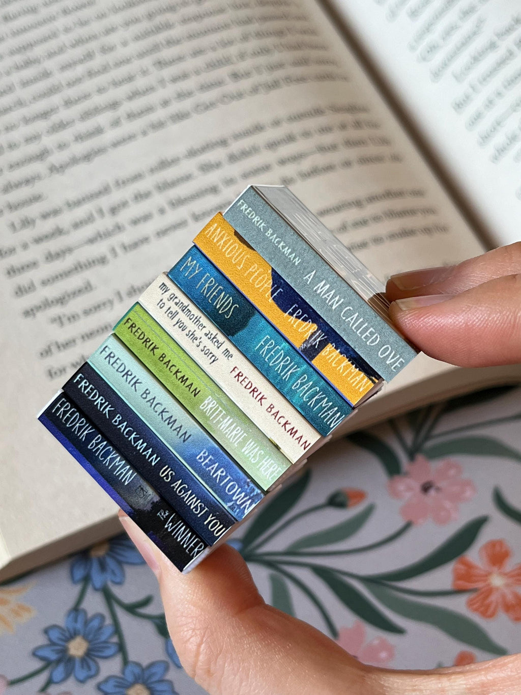 Mini Magnet Fredrik Backman Books (set of 8 mini books)