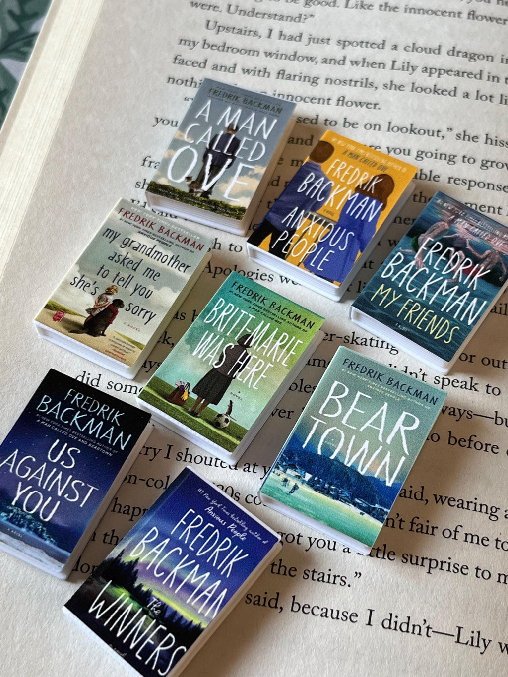 Mini Magnet Fredrik Backman Books (set of 8 mini books)