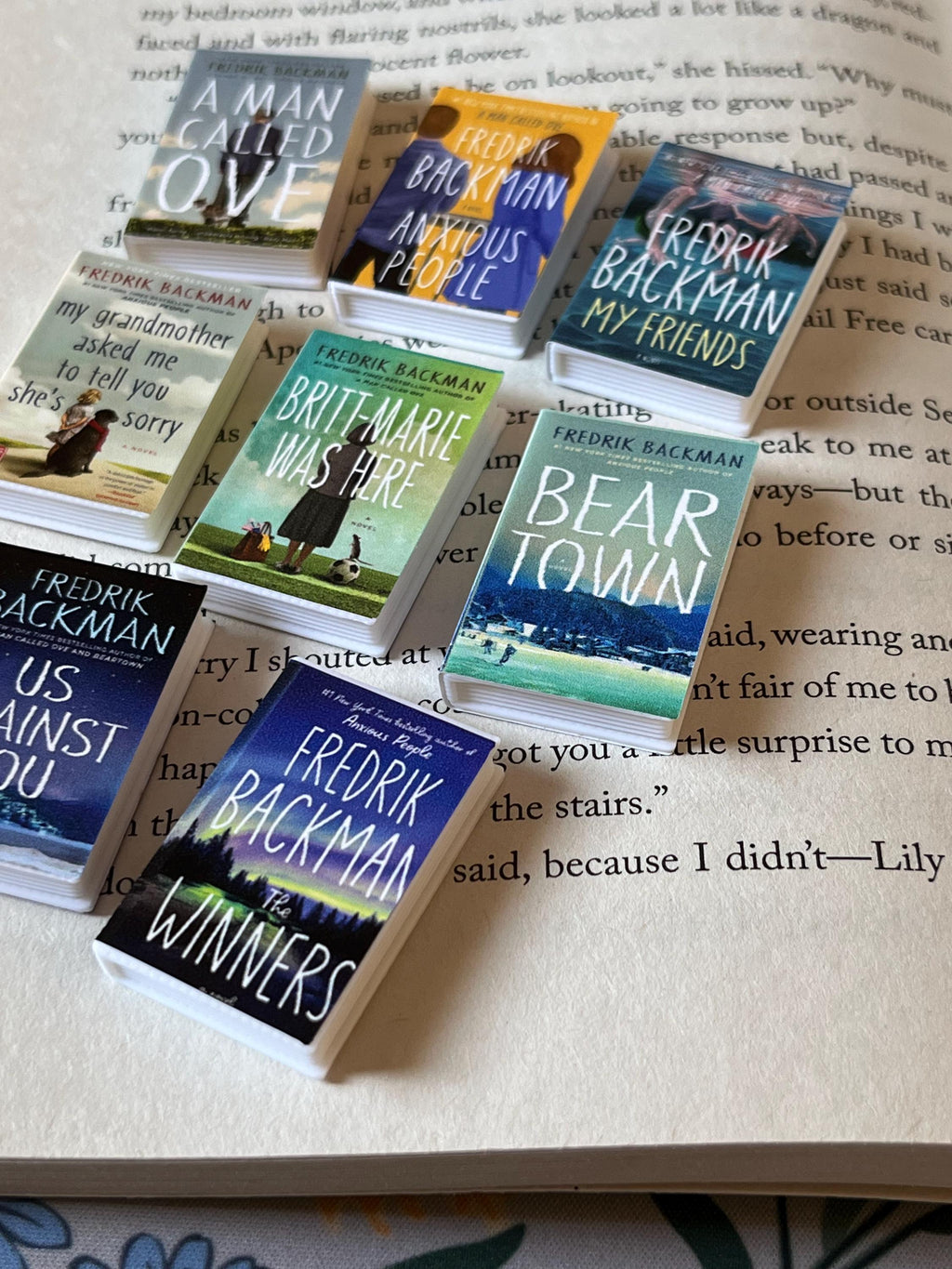 Mini Magnet Fredrik Backman Books (set of 8 mini books)