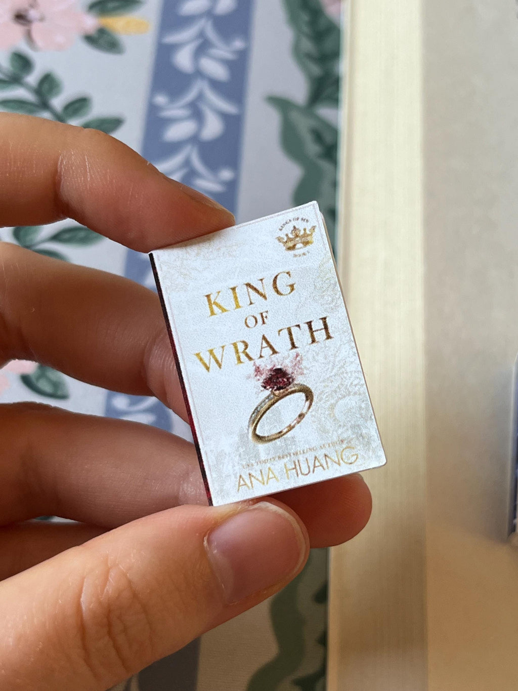 Mini Magnet Kings of Sin Books (set of 6 mini books)