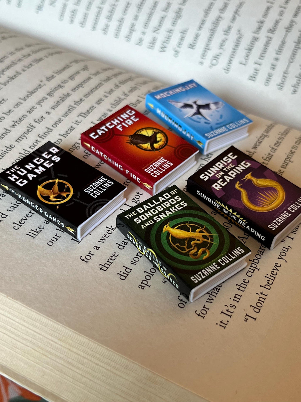 Mini Magnet Hunger Games Books (set of 5 mini books)