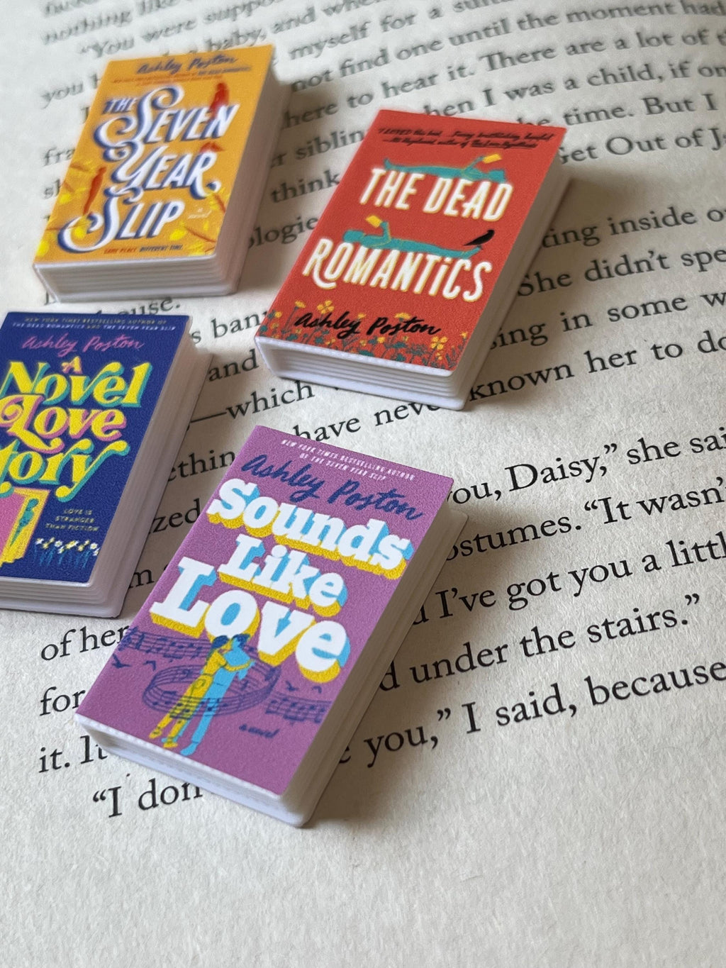 Mini Magnet Ashley Poston Books (set of 4 mini books)