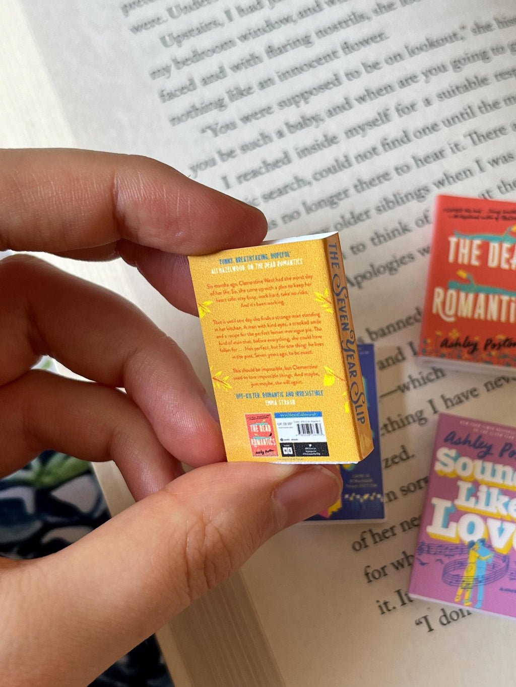 Mini Magnet Ashley Poston Books (set of 4 mini books)
