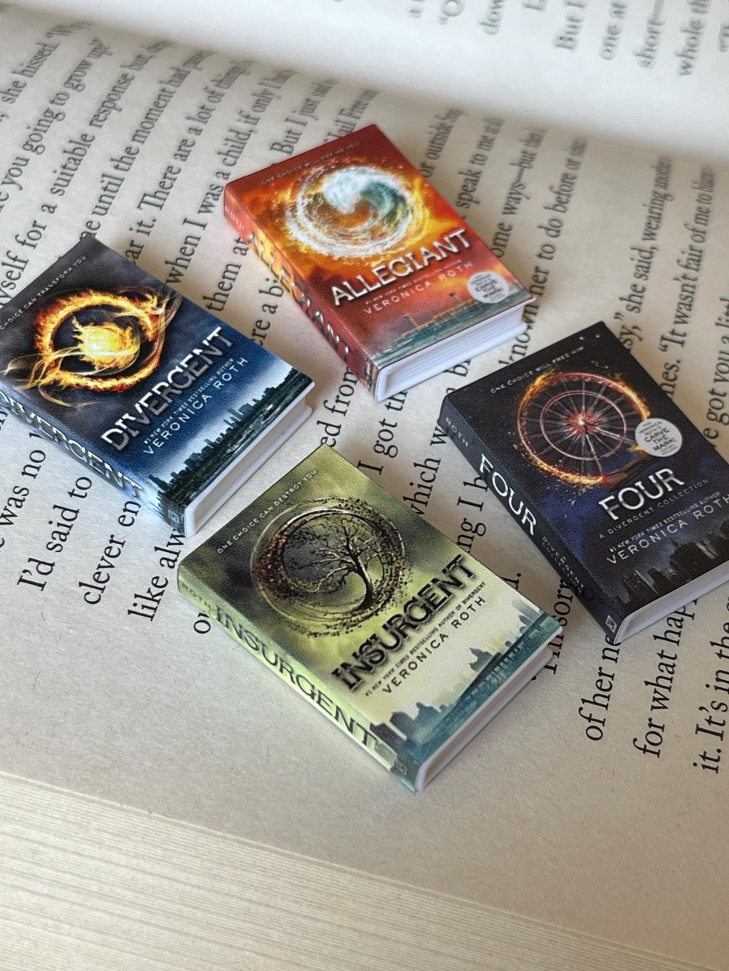 Mini Divergent Books (set of 4 mini books)