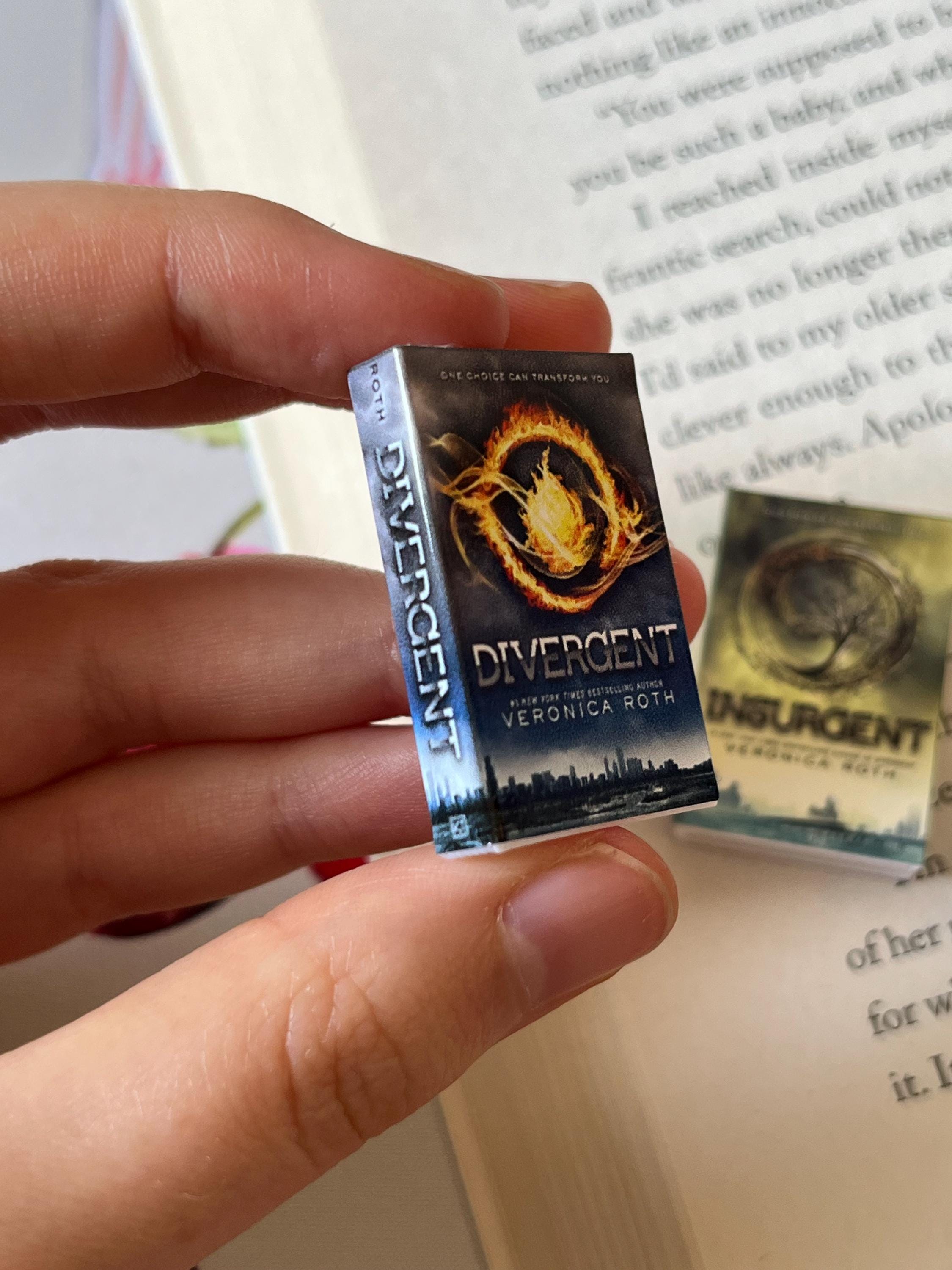 Mini Magnet Divergent Books (set of 4 mini books)