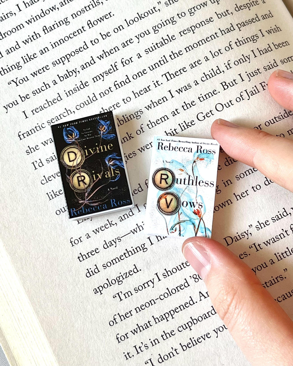 Mini Magnet Divine Rivals Books (set of 2 mini books)