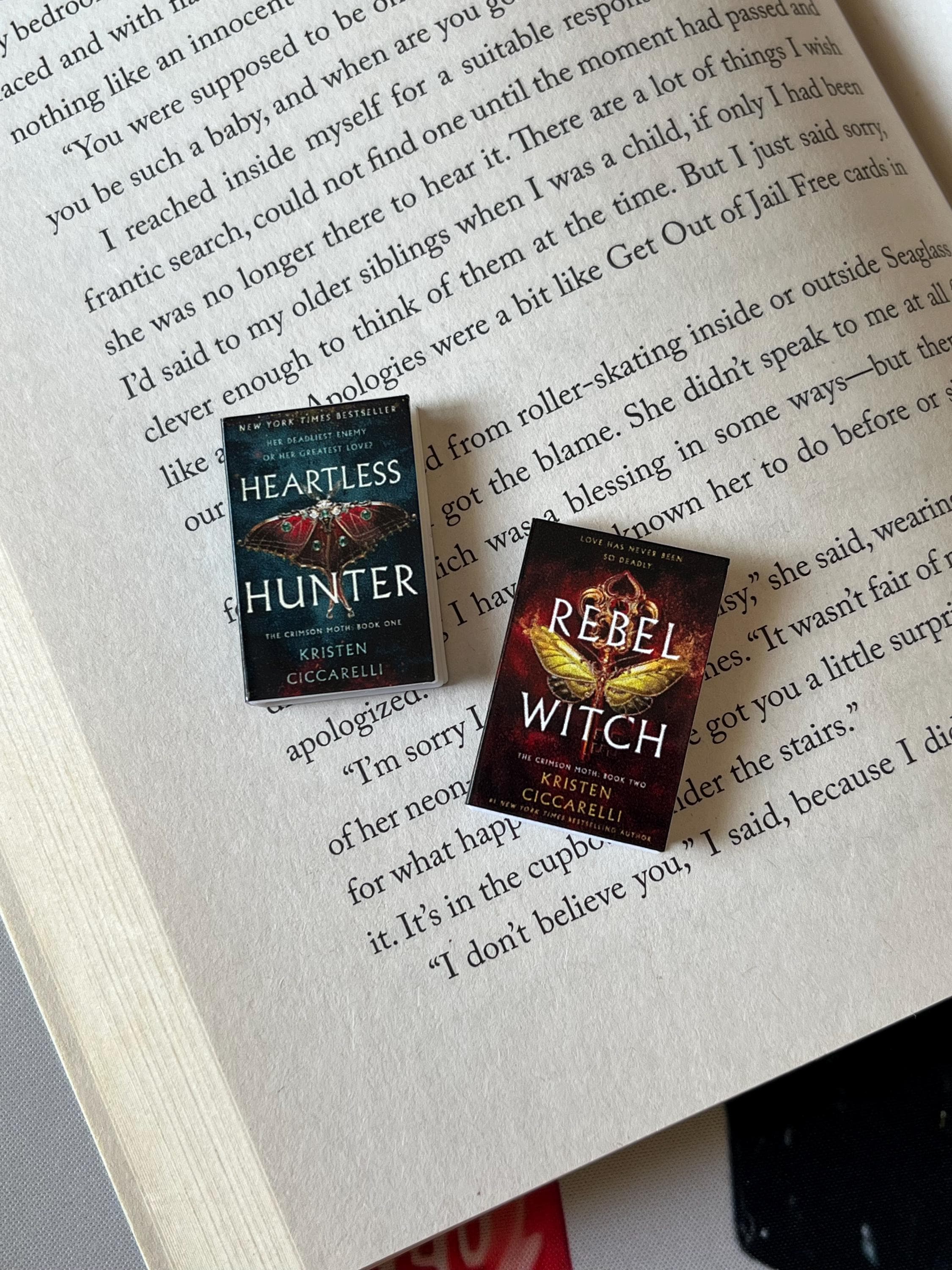 Mini Magnet The Crimson Moth Books (set of 2 mini books)