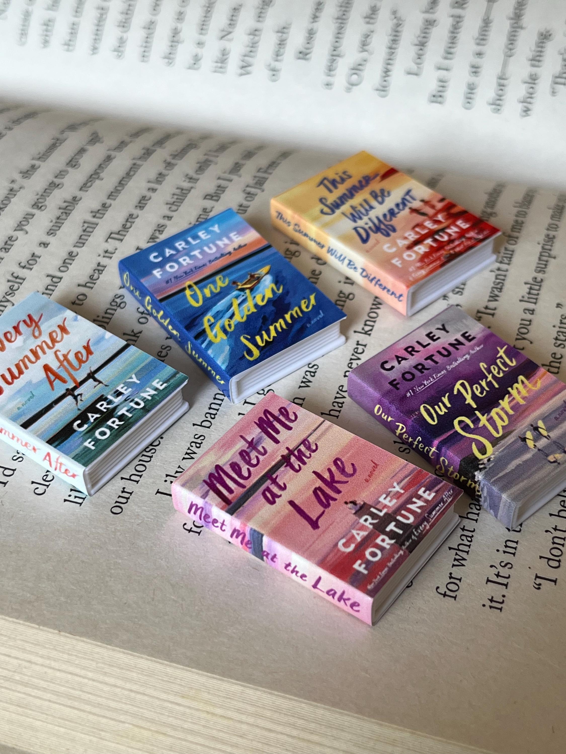 Mini Magnet Carley Fortune Books (set of 5 mini books)