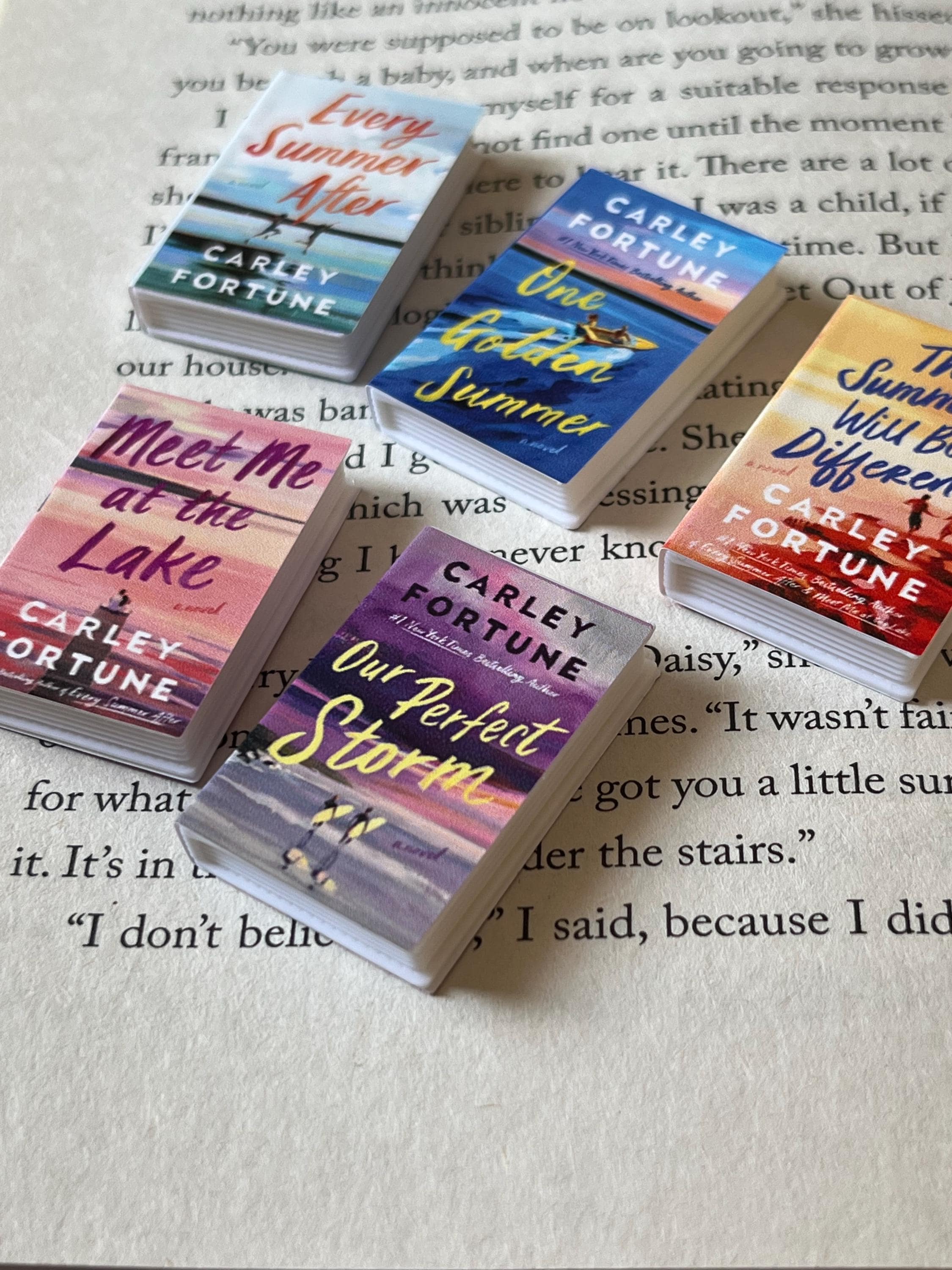 Mini Magnet Carley Fortune Books (set of 5 mini books)