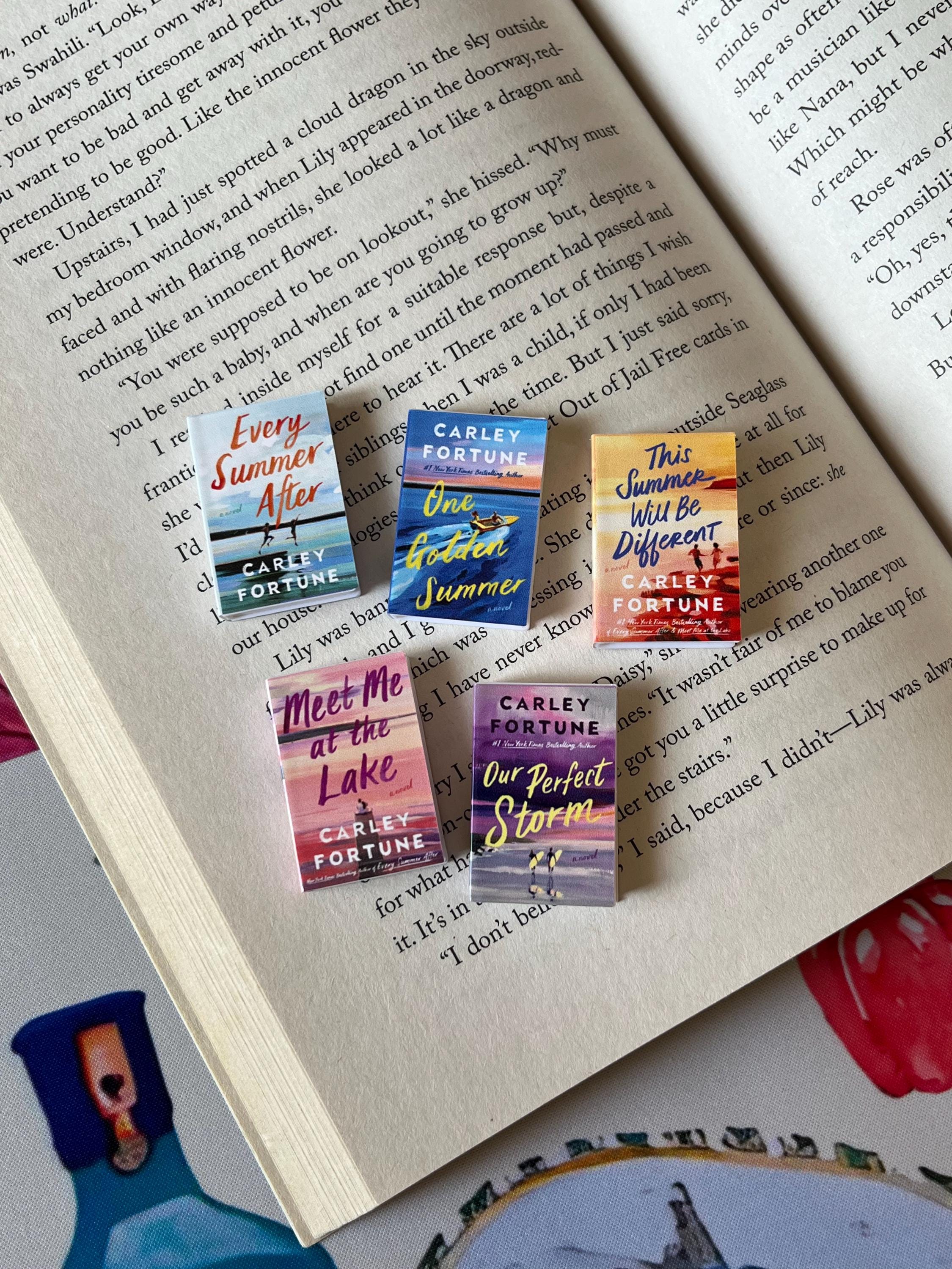 Mini Magnet Carley Fortune Books (set of 5 mini books)