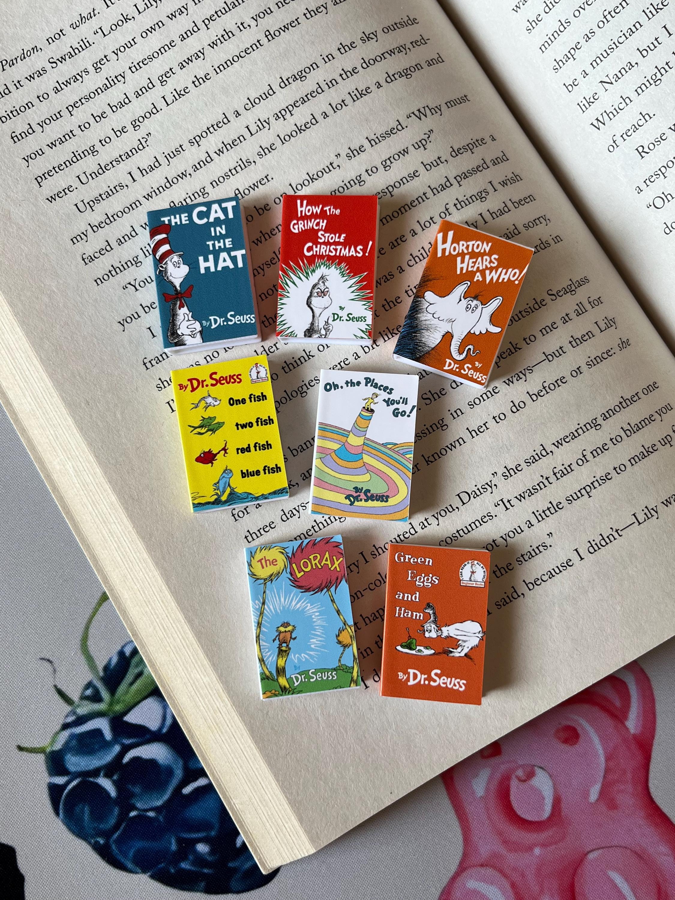 Mini Magnet Dr. Suess Books (set of 7 mini books)