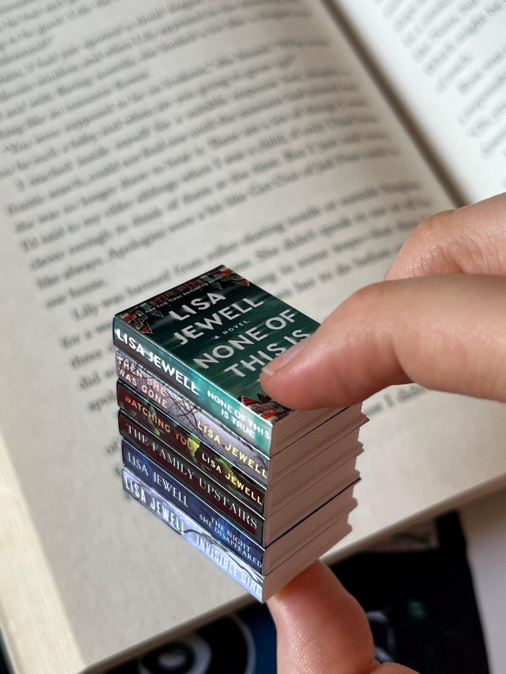 Mini Magnet Lisa Jewel Books (set of 6 mini books)