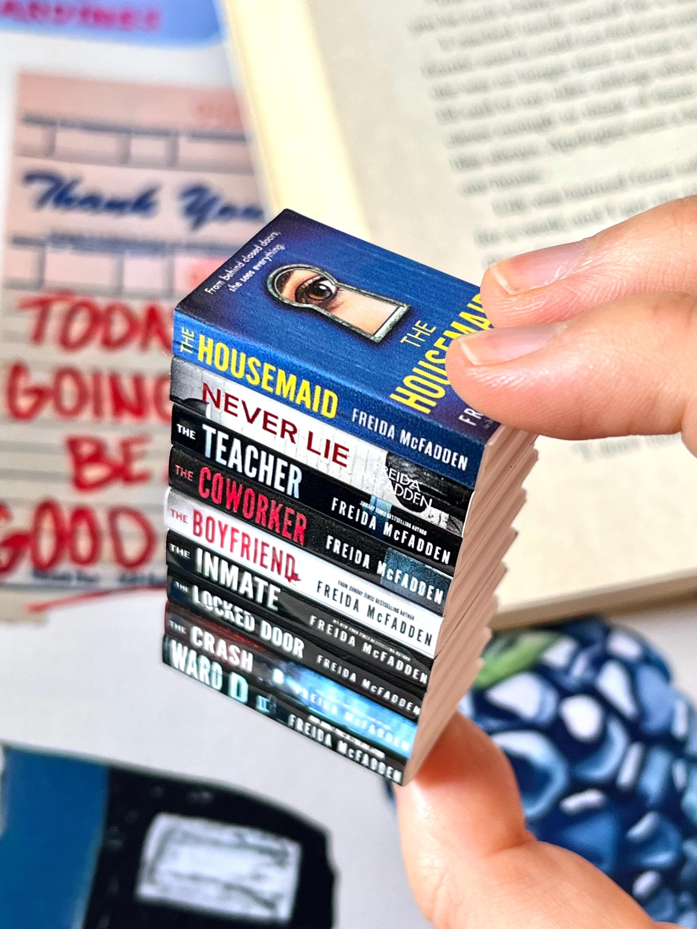 Mini Magnet Freida McFadden Books (set of 9 mini books)