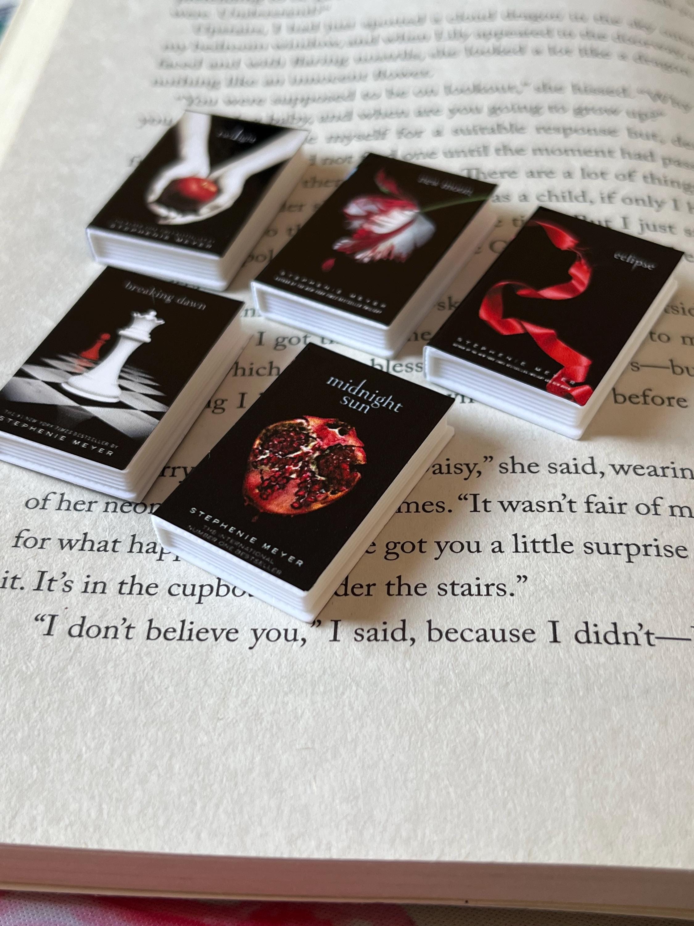 Mini Magnet Twilight Books (set of 5 mini books)