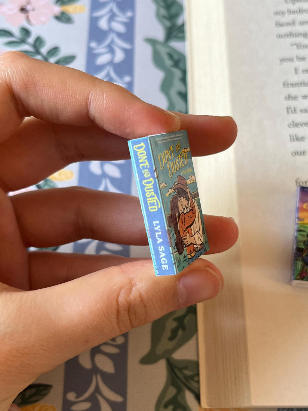 Mini Magnet Done and Dusted Books (set of 4 mini books)
