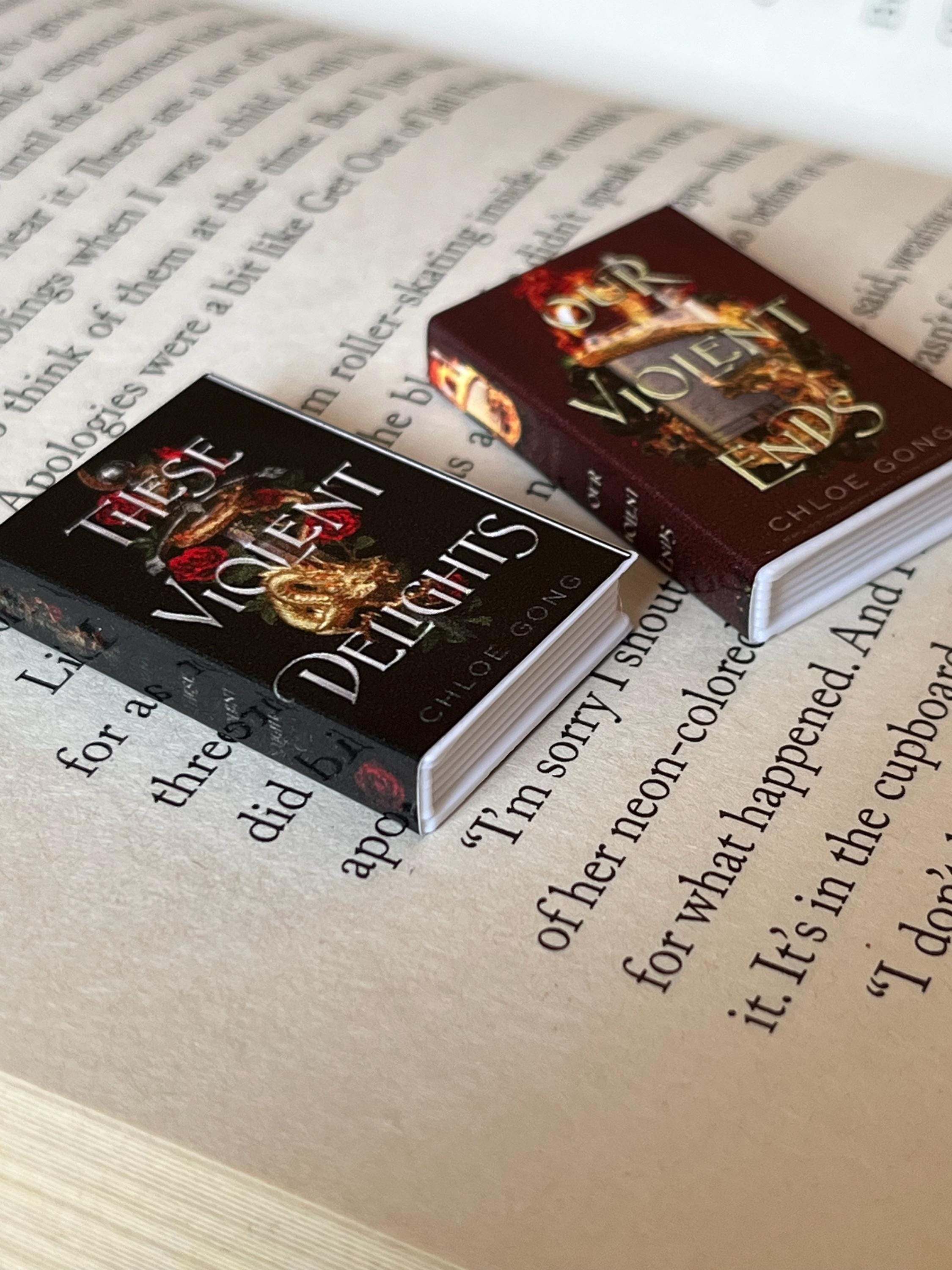 Mini Magnet Secret Shanghai Books (set of 2 mini books)