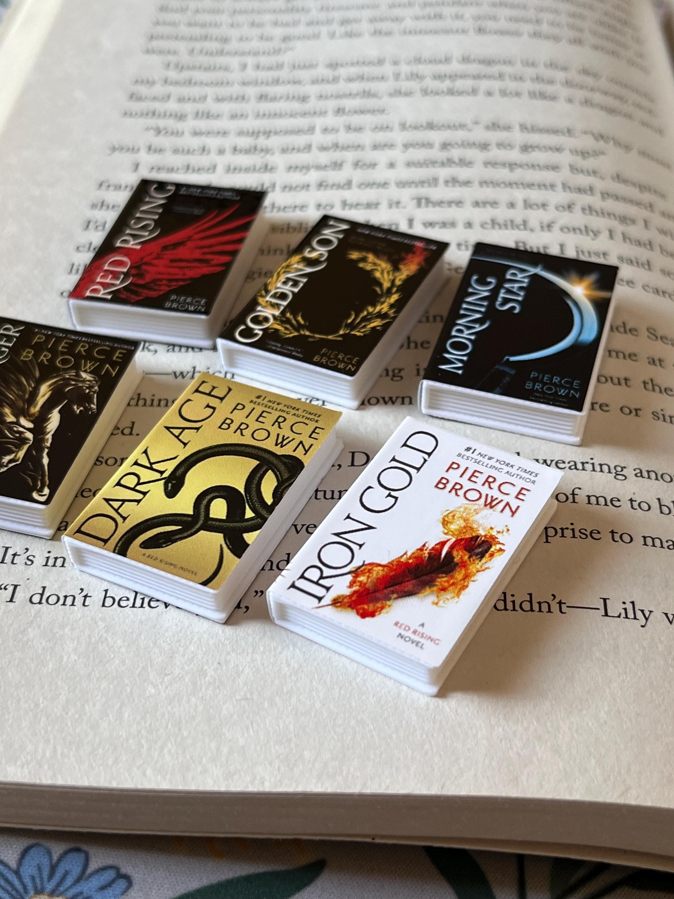Mini Red Rising Books (set of 6 mini books)