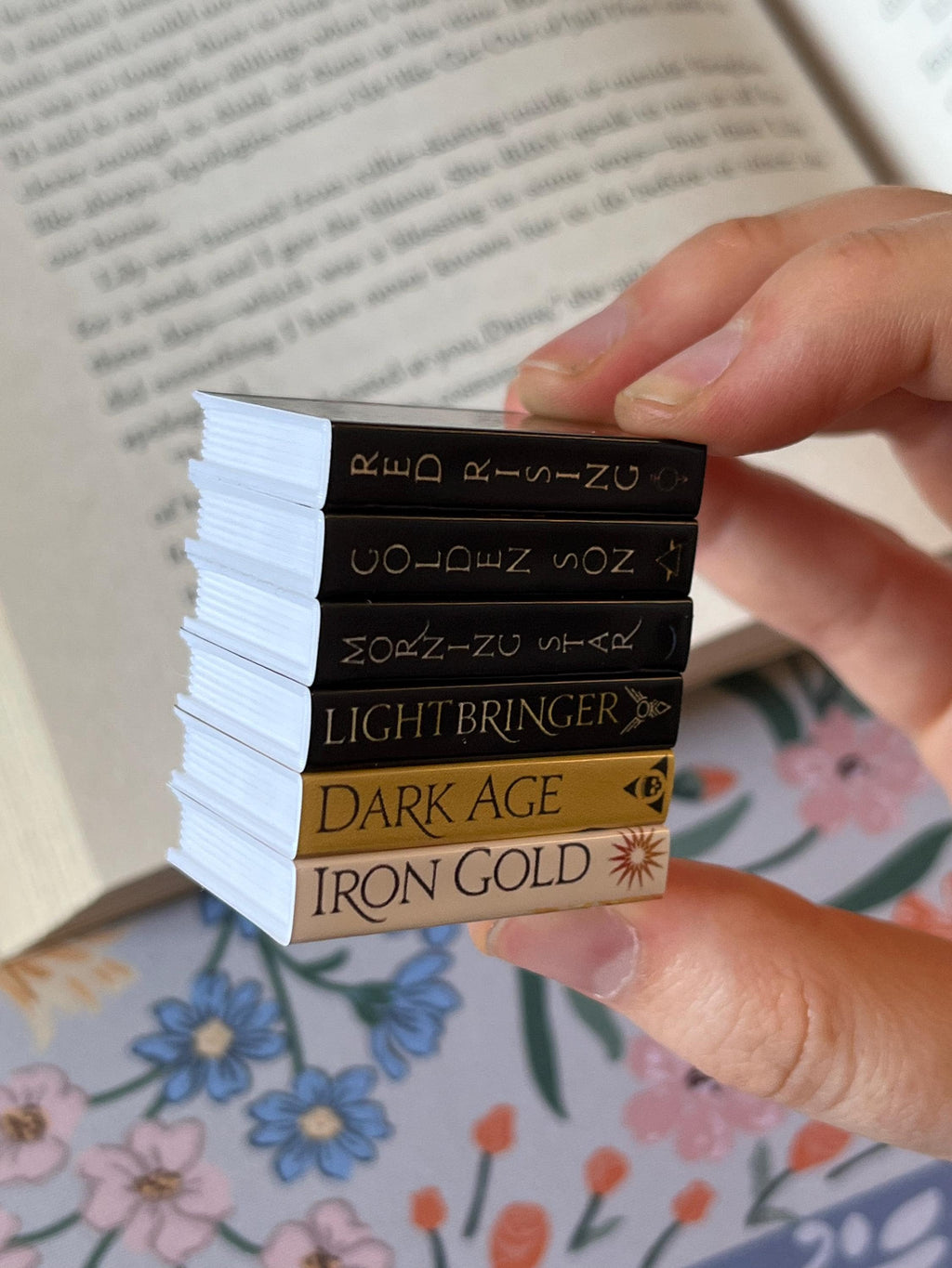 Mini Red Rising Books (set of 6 mini books)