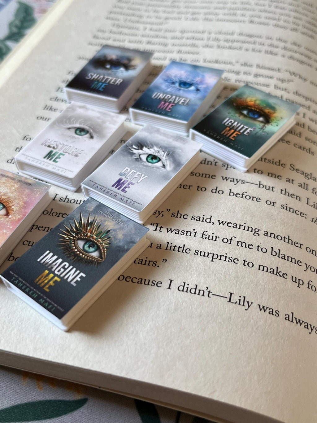 Mini Magnet Shatter Me Books (set of 7 mini books)