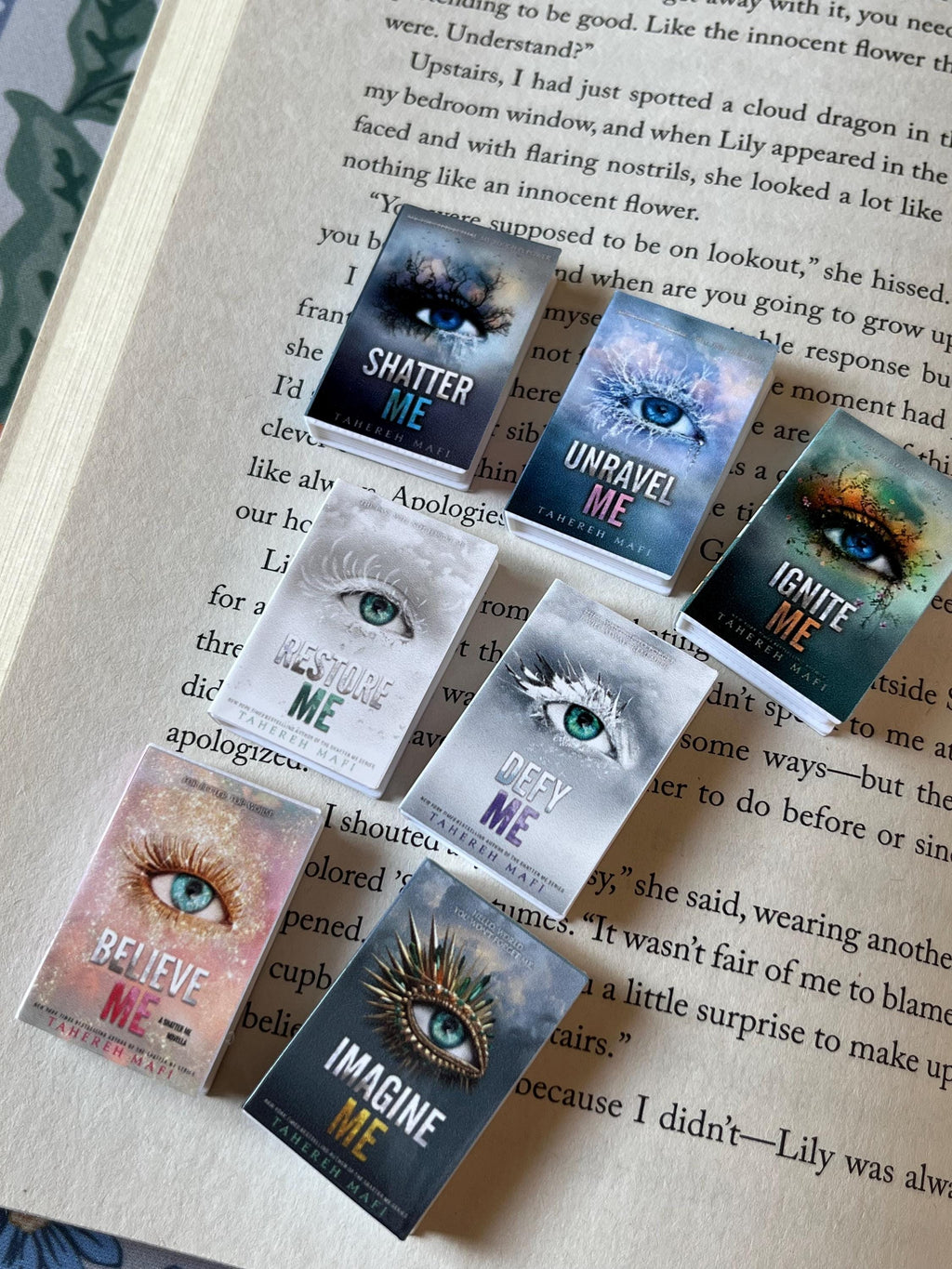 Mini Shatter Me Books (set of 7 mini books)