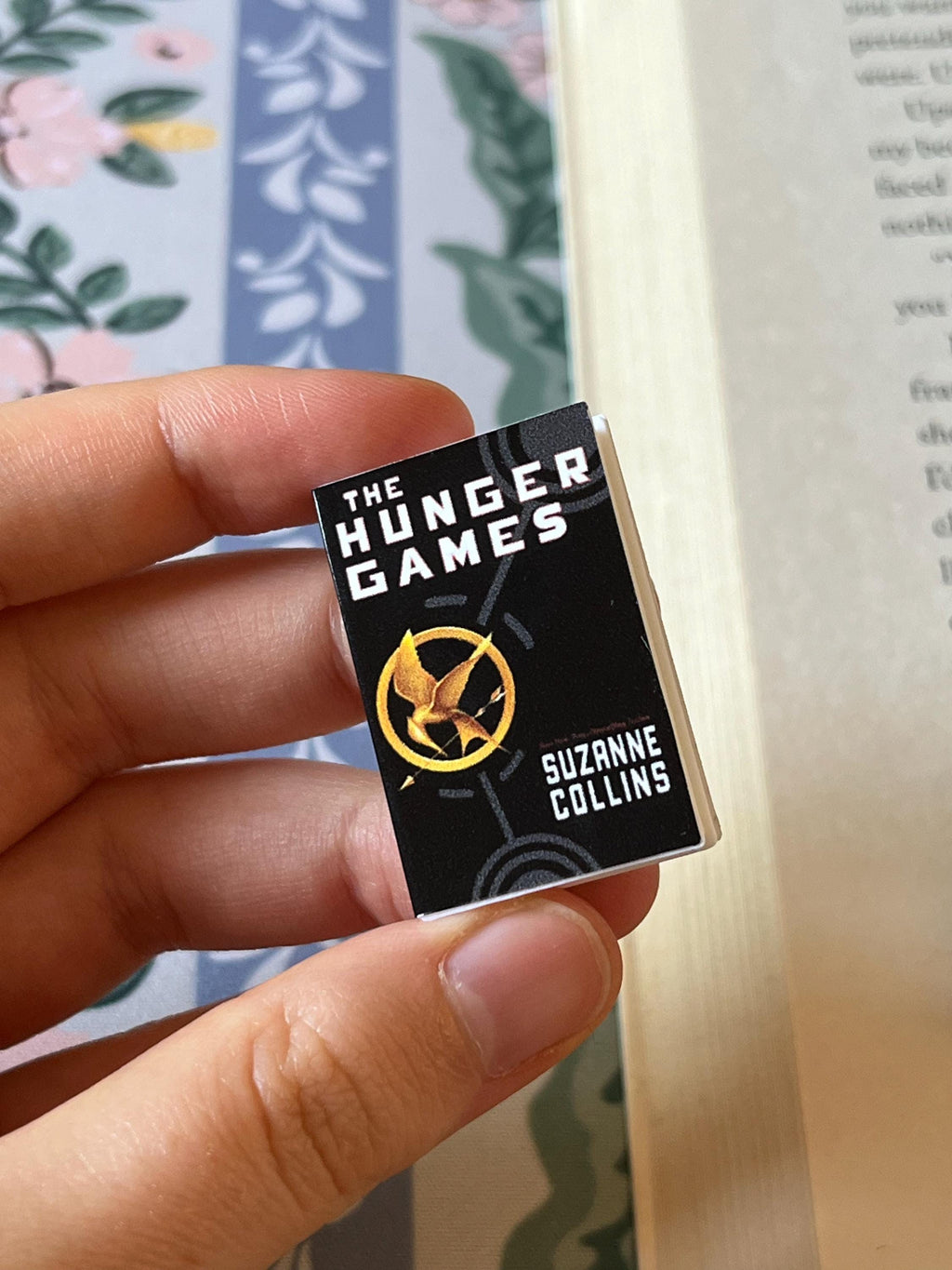 Mini Magnet Hunger Games Books (set of 5 mini books)