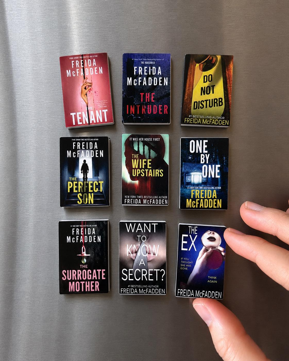 Mini Magnet Freida McFadden Books (set of 9 mini books)