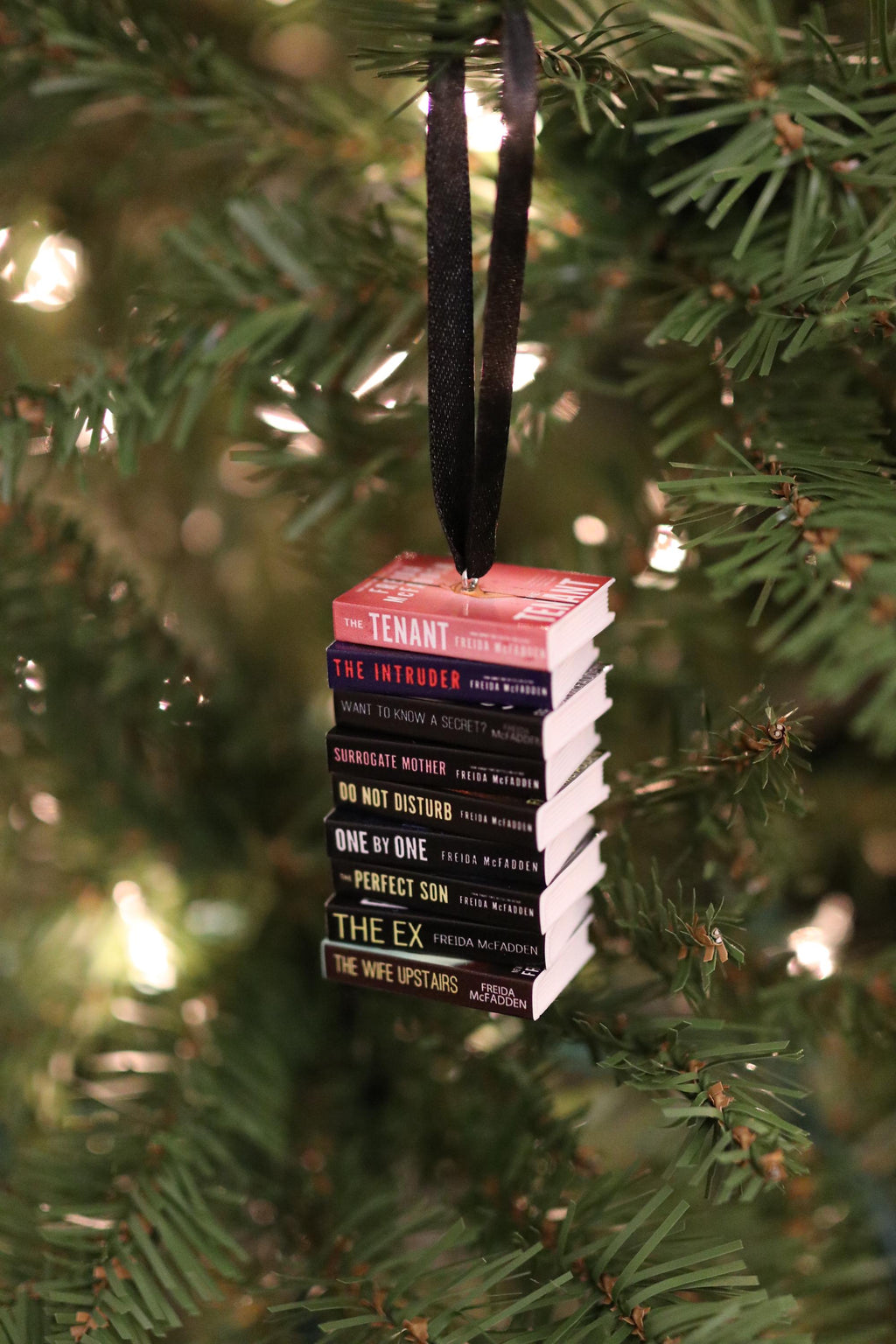 Freida McFadden Mini Book Ornament