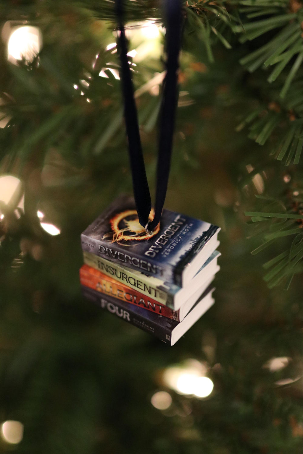 Divergent Mini Book Ornament