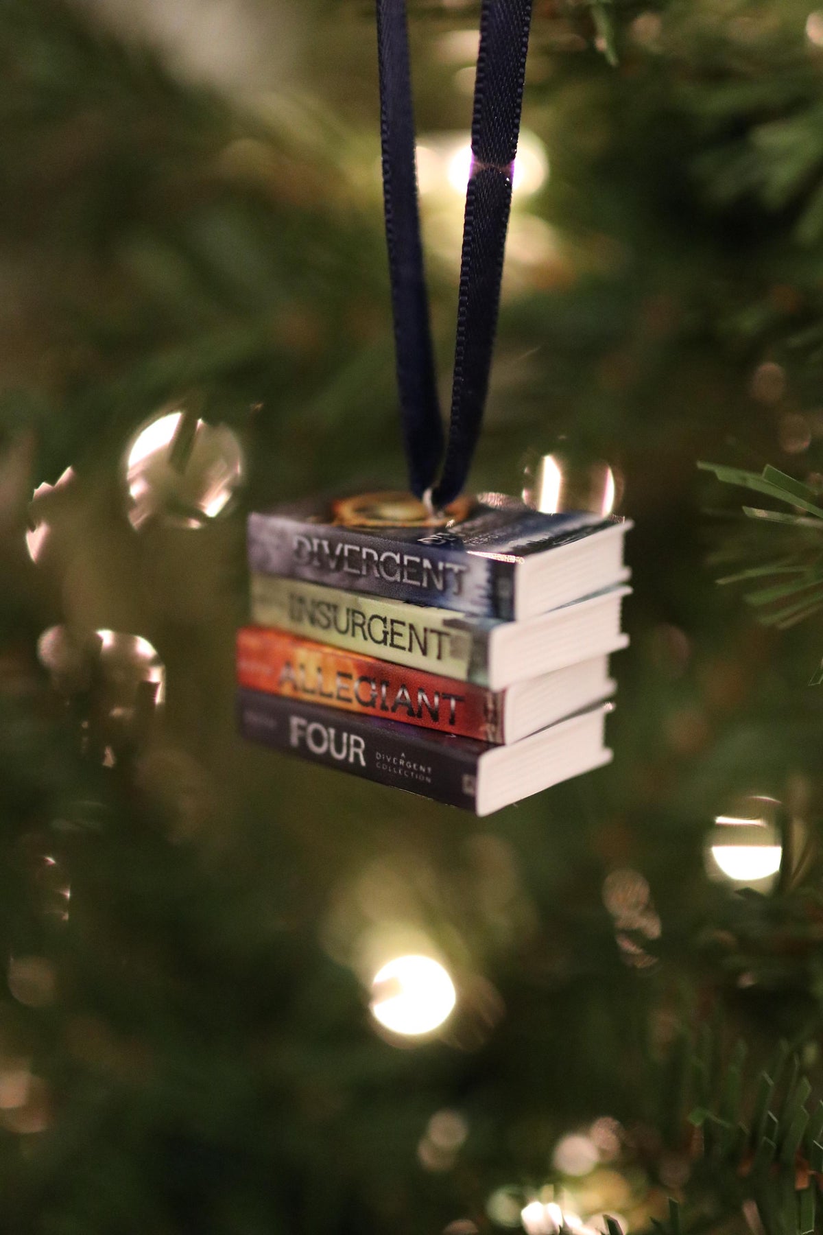 Divergent Mini Book Ornament