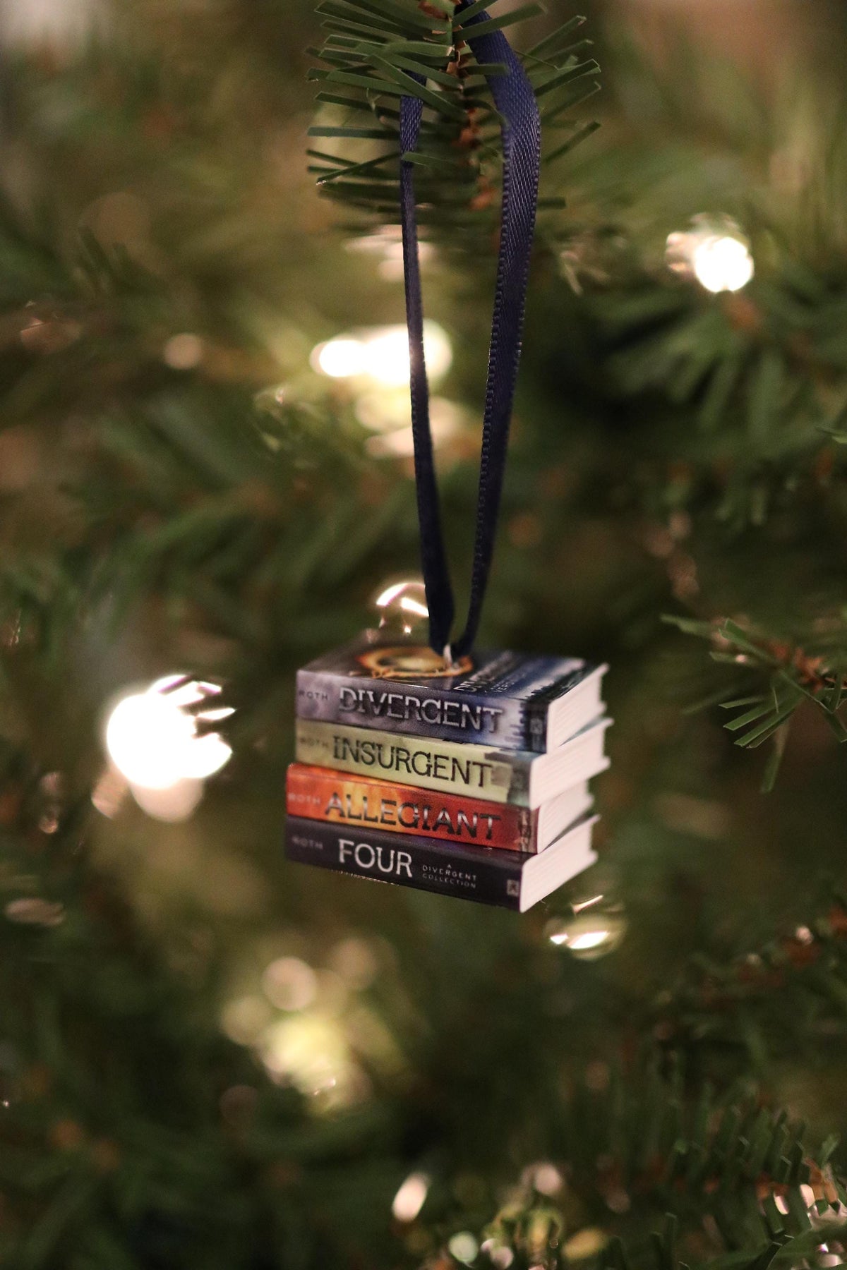 Divergent Mini Book Ornament
