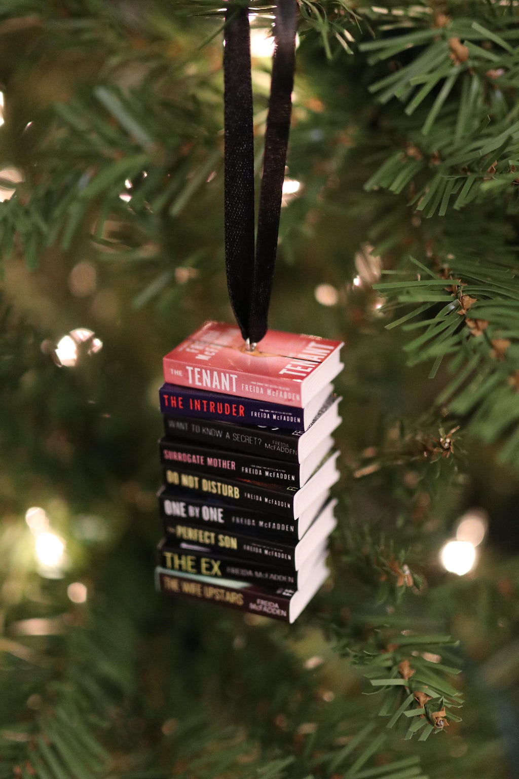 Freida McFadden Mini Book Ornament