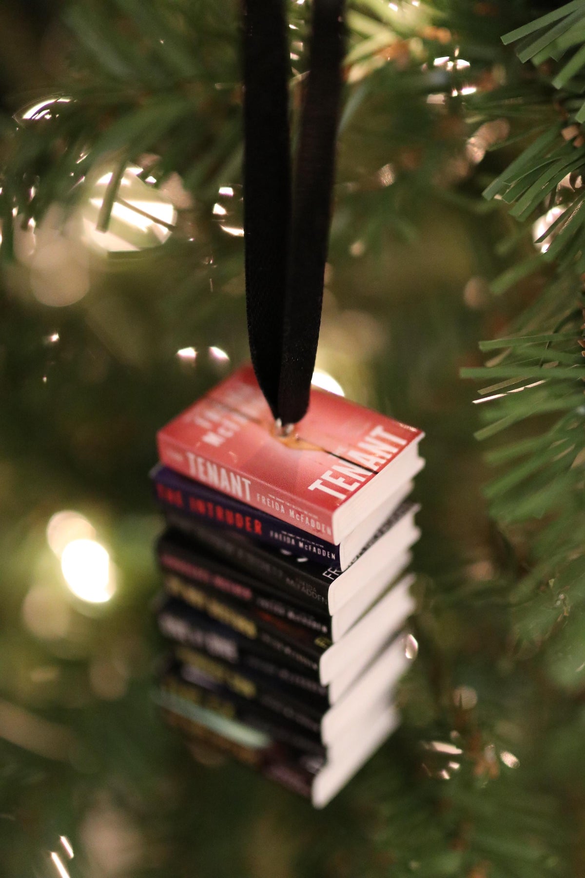 Freida McFadden Mini Book Ornament