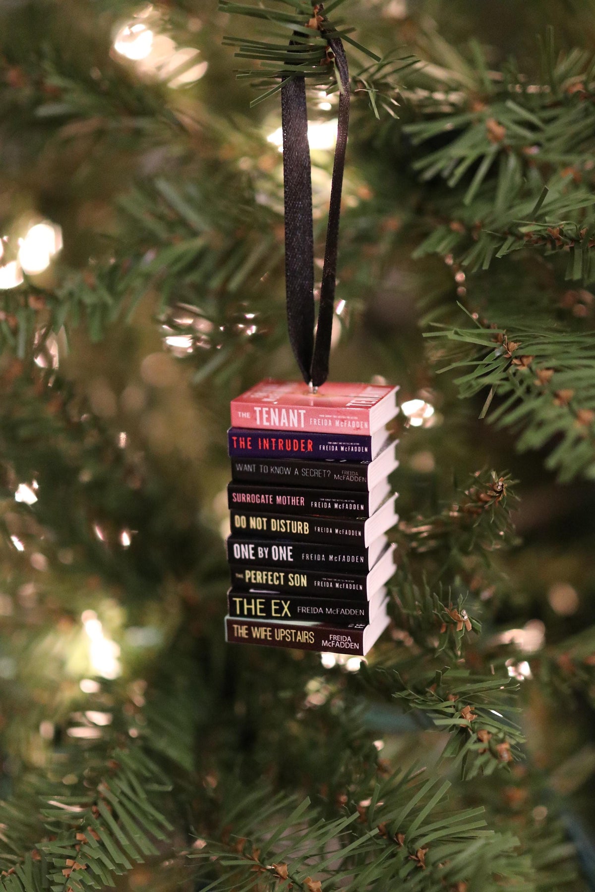 Freida McFadden Mini Book Ornament