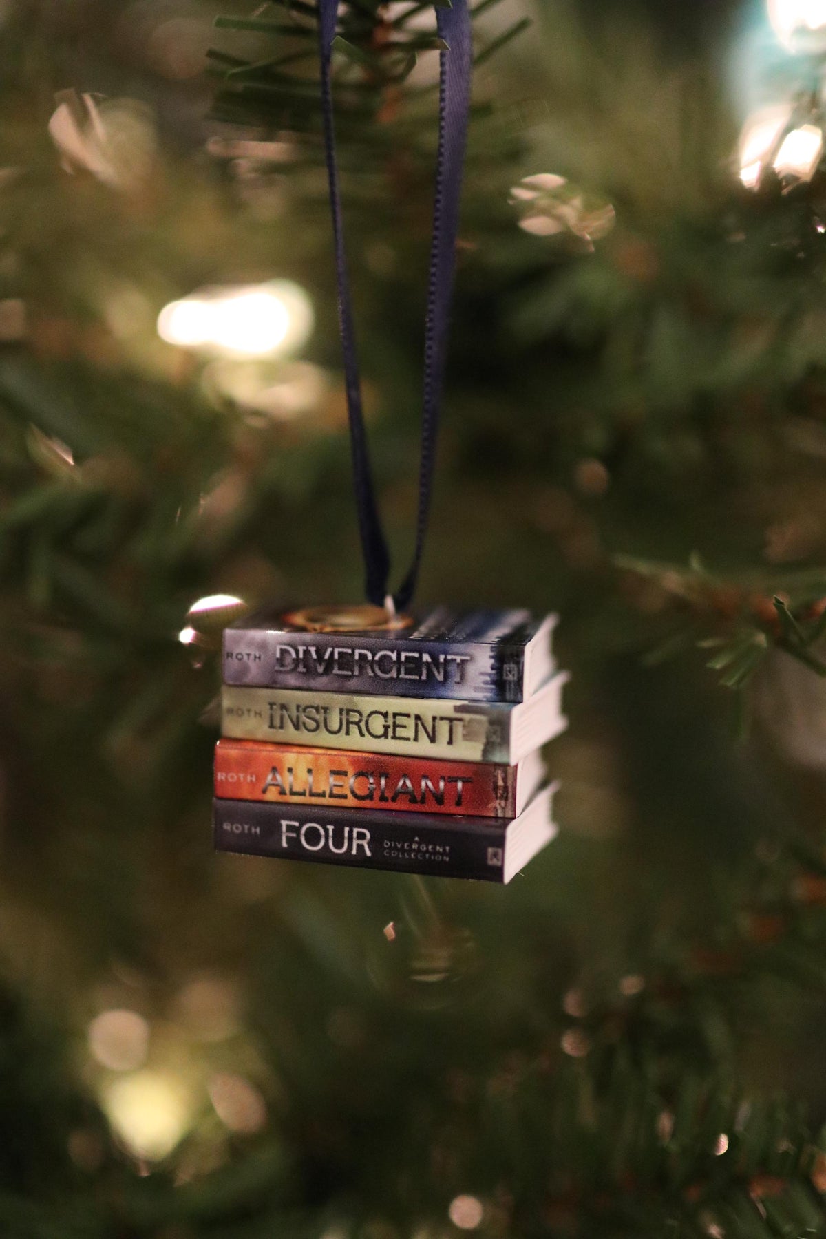 Divergent Mini Book Ornament