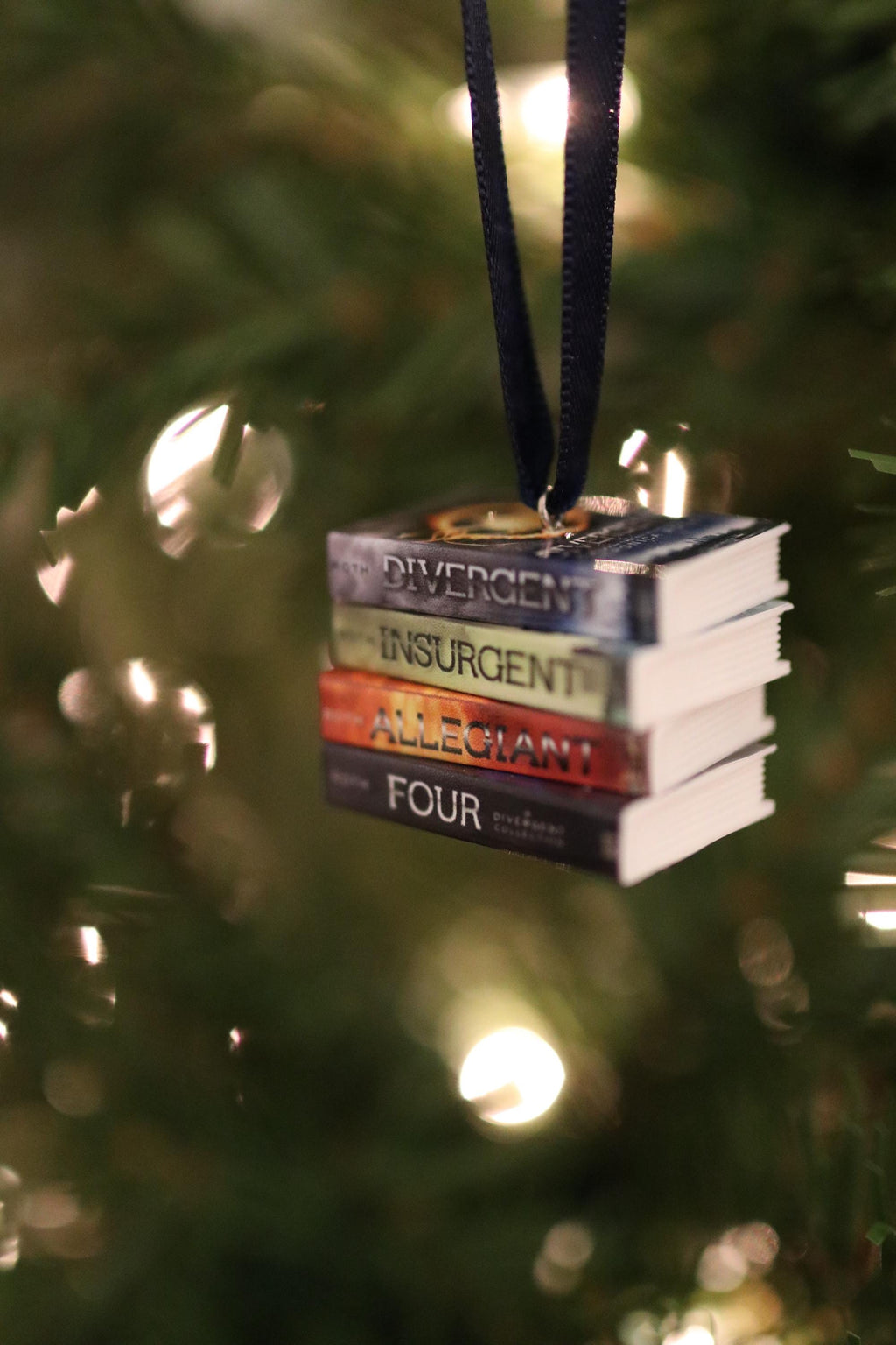 Divergent Mini Book Ornament